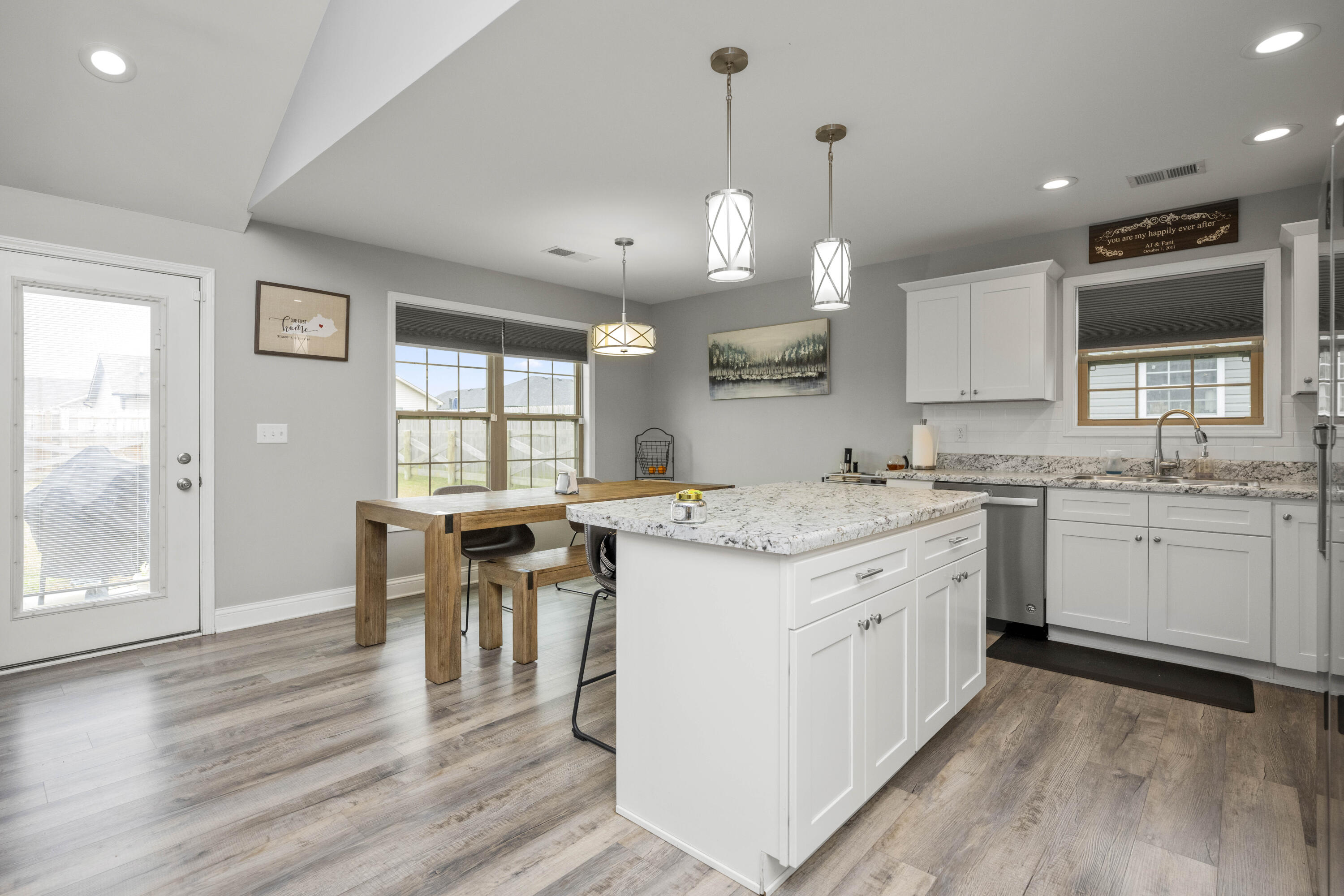 Berea, Kentucky 40403, United States, 3 Bedrooms Bedrooms, ,2 BathroomsBathrooms,Residential,Active,197137