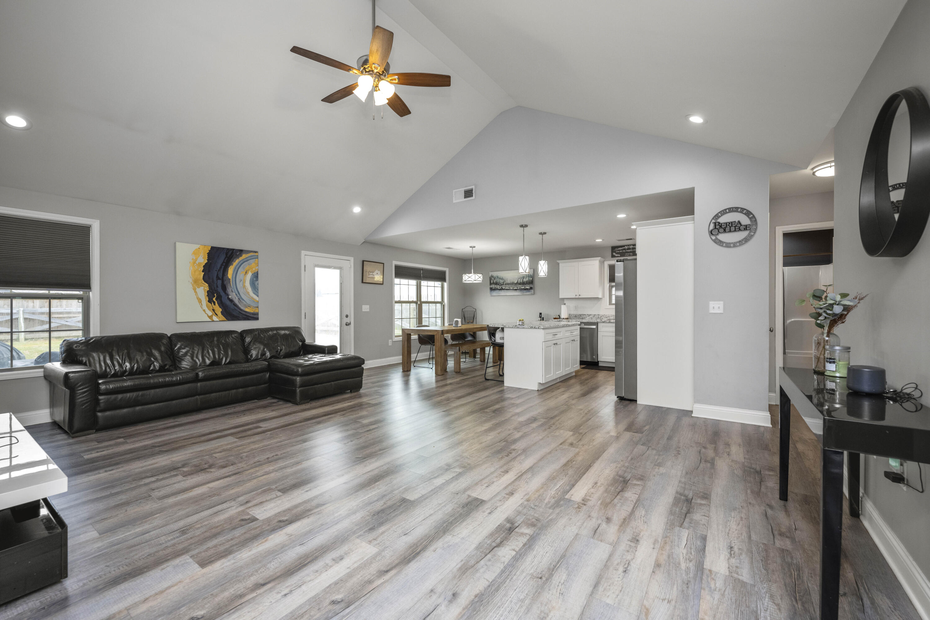 Berea, Kentucky 40403, United States, 3 Bedrooms Bedrooms, ,2 BathroomsBathrooms,Residential,Active,197137