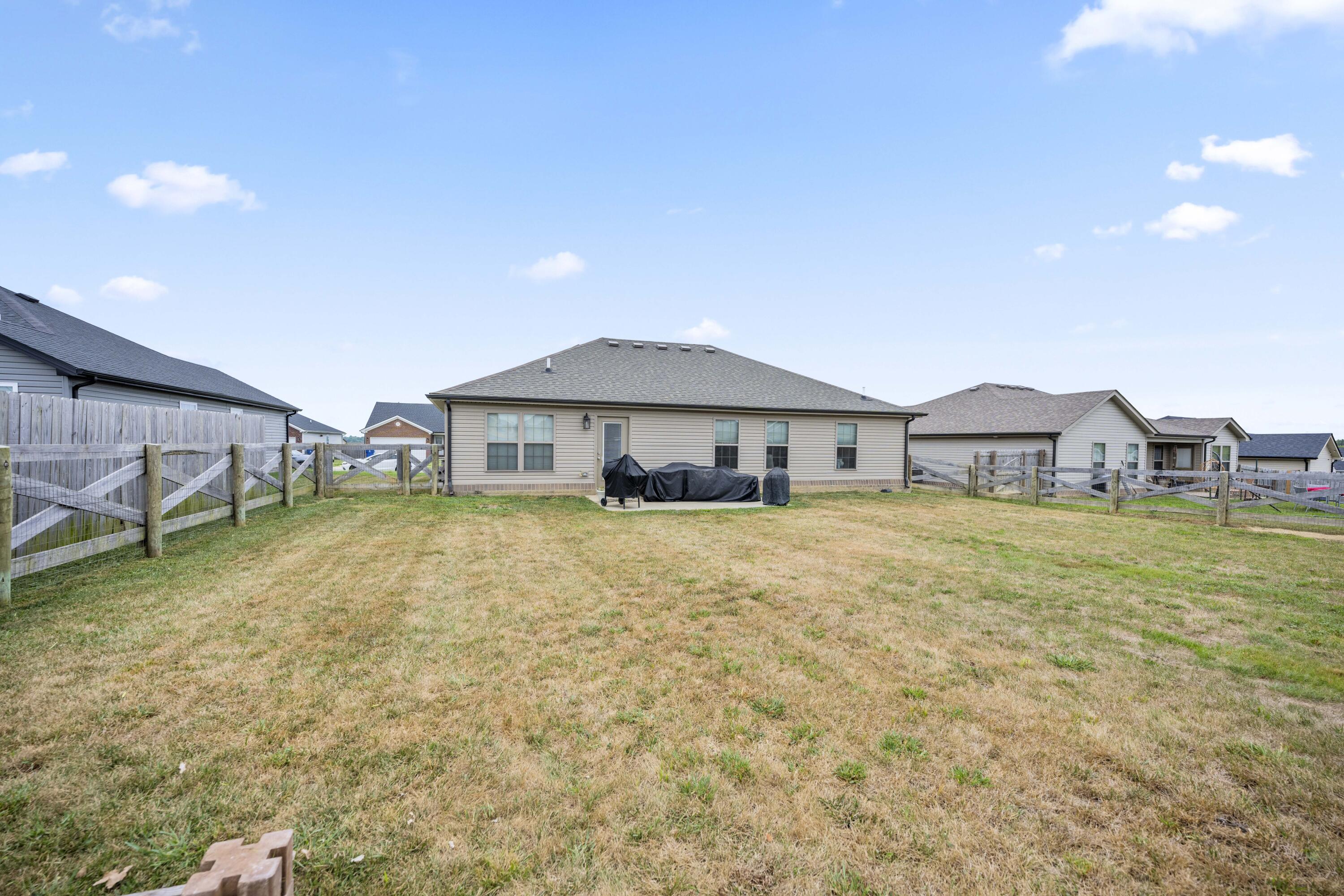 Berea, Kentucky 40403, United States, 3 Bedrooms Bedrooms, ,2 BathroomsBathrooms,Residential,Active,197137