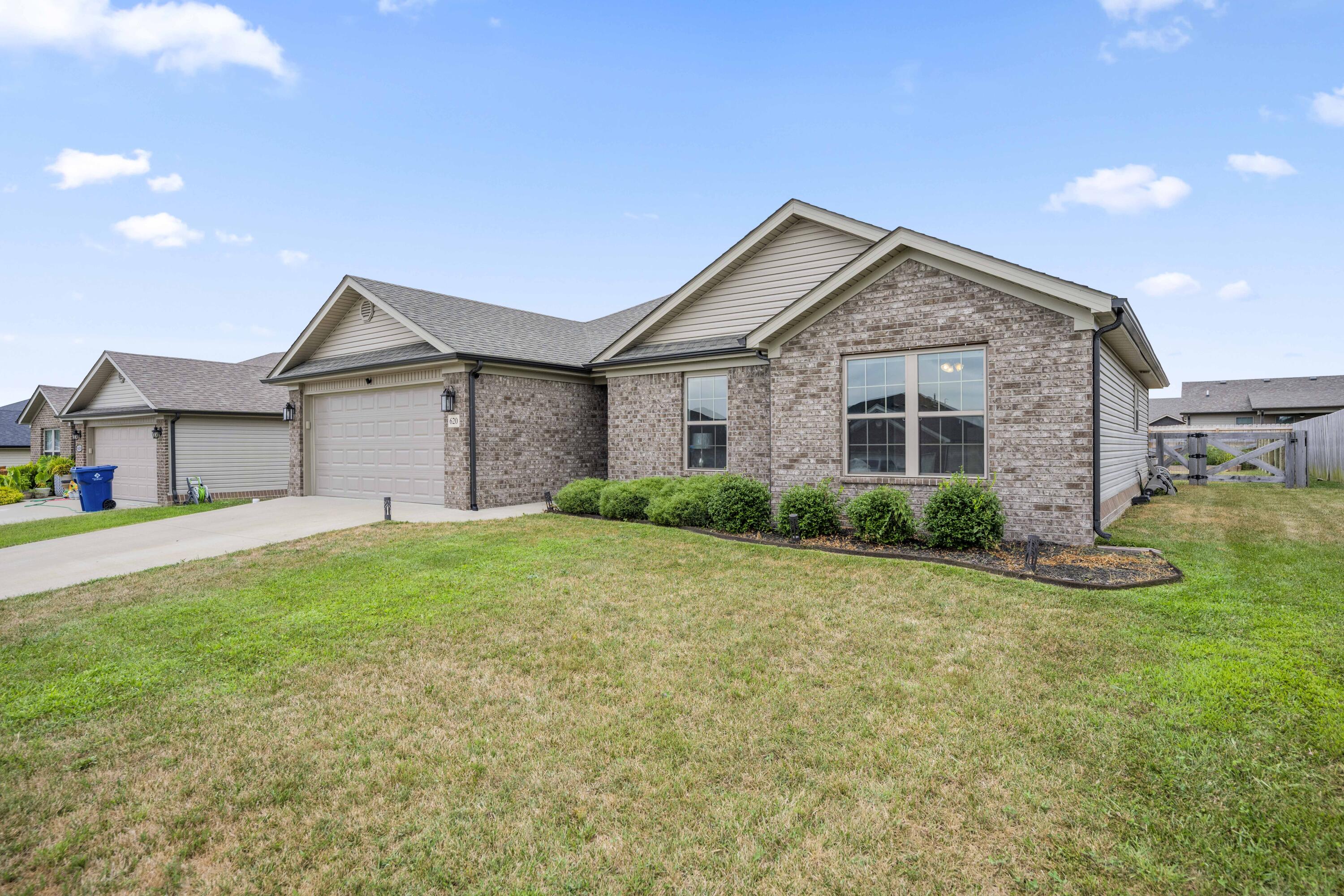 Berea, Kentucky 40403, United States, 3 Bedrooms Bedrooms, ,2 BathroomsBathrooms,Residential,Active,197137