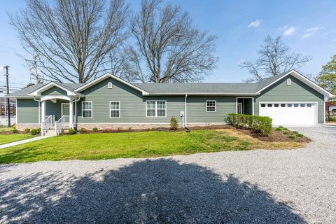 Photo of 94 E 20th Street, Paris, KY 40361 (MLS # 25507961)