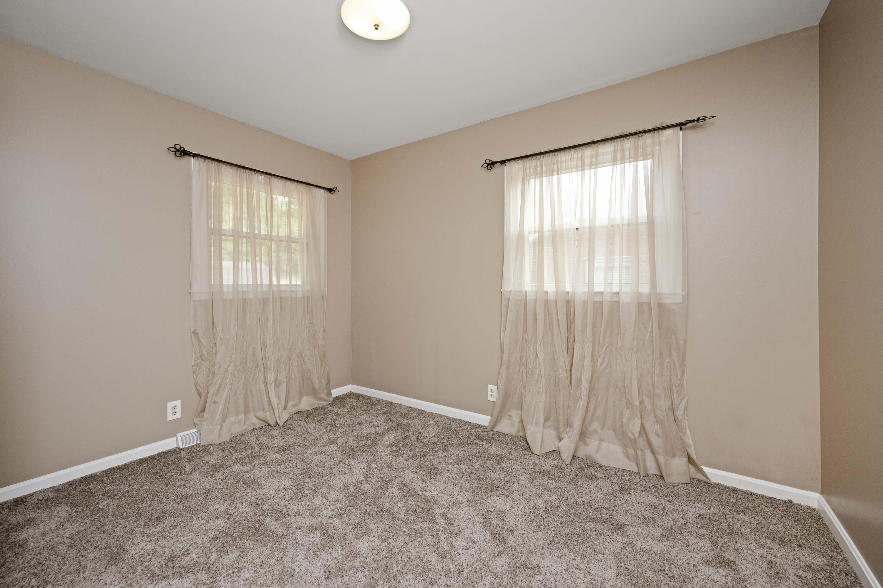 Lexington, Kentucky 40517, United States, 3 Bedrooms Bedrooms, ,1 BathroomBathrooms,Residential,Active,205606