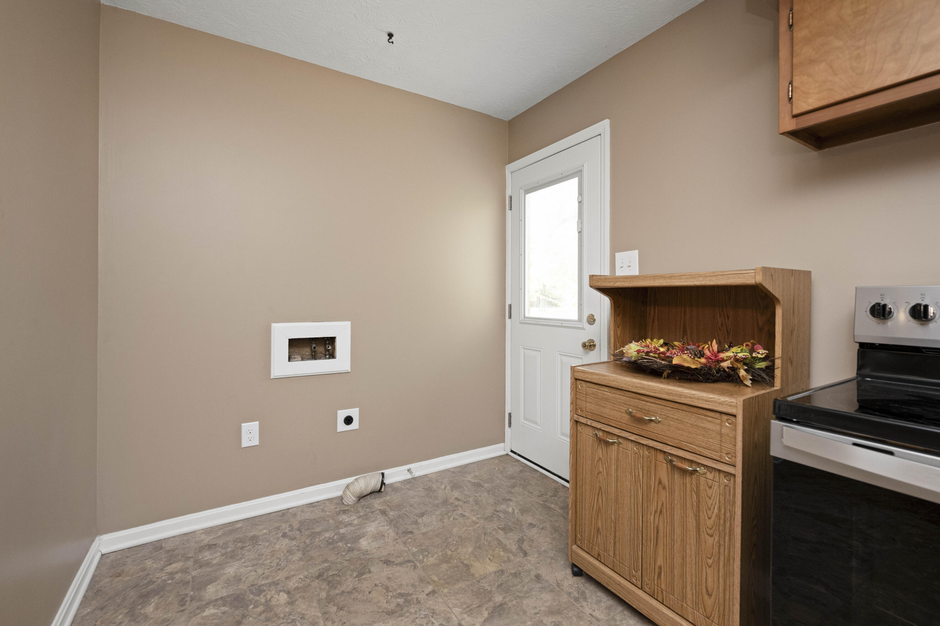 Lexington, Kentucky 40517, United States, 3 Bedrooms Bedrooms, ,1 BathroomBathrooms,Residential,Active,205606