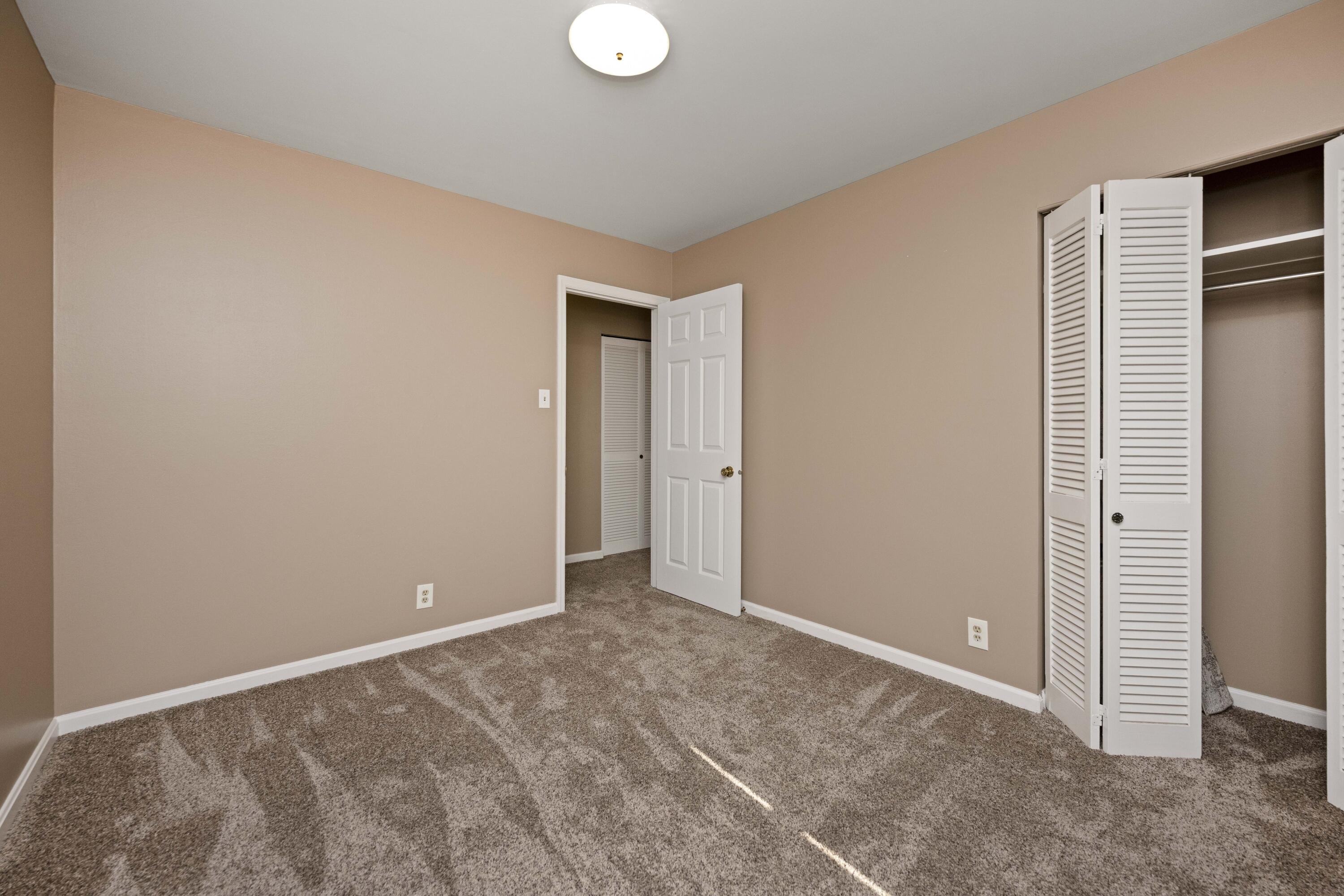 Lexington, Kentucky 40517, United States, 3 Bedrooms Bedrooms, ,1 BathroomBathrooms,Residential,Active,205606