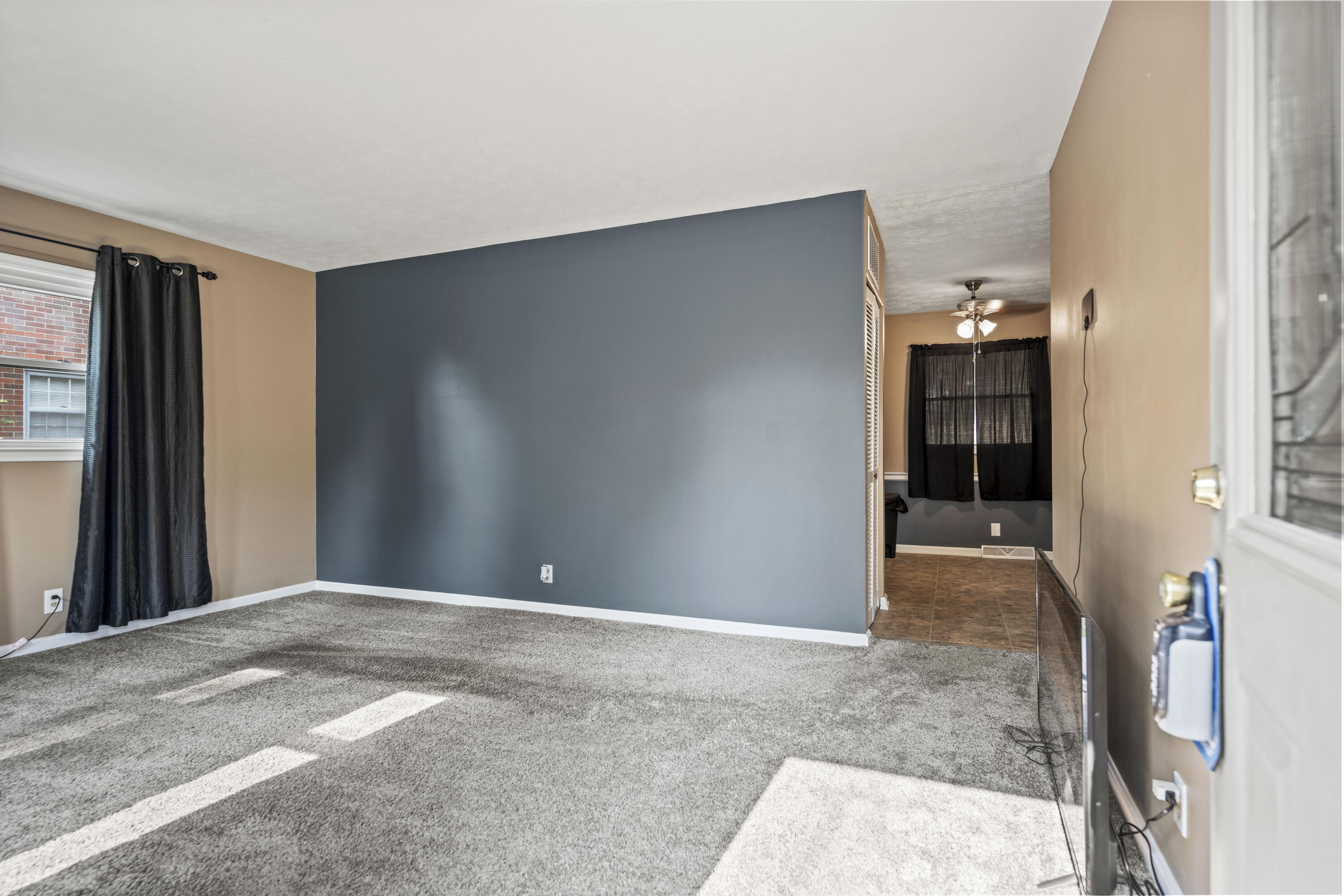 Lexington, Kentucky 40517, United States, 3 Bedrooms Bedrooms, ,1 BathroomBathrooms,Residential,Active,205606