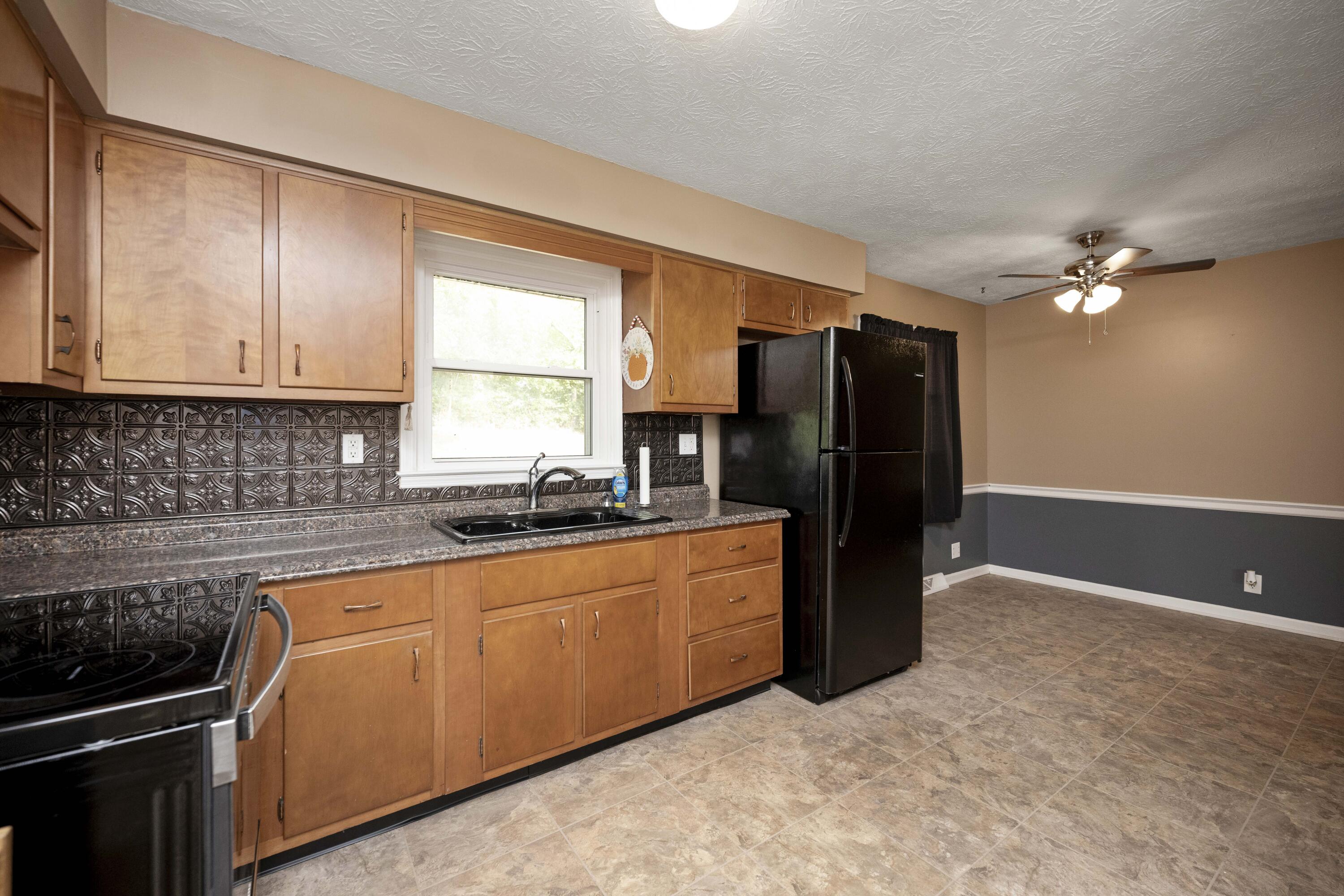 Lexington, Kentucky 40517, United States, 3 Bedrooms Bedrooms, ,1 BathroomBathrooms,Residential,Active,205606