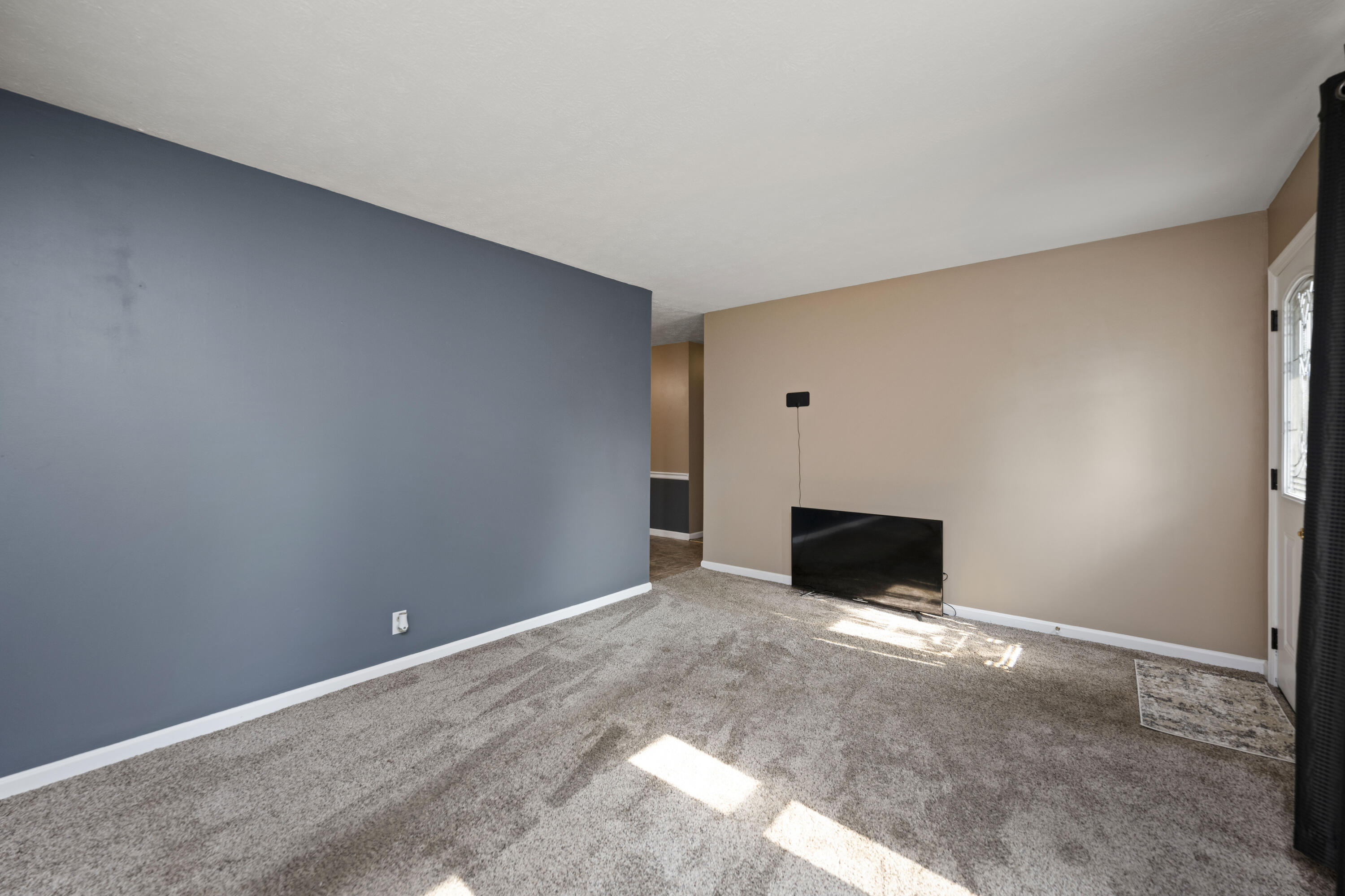 Lexington, Kentucky 40517, United States, 3 Bedrooms Bedrooms, ,1 BathroomBathrooms,Residential,Active,205606