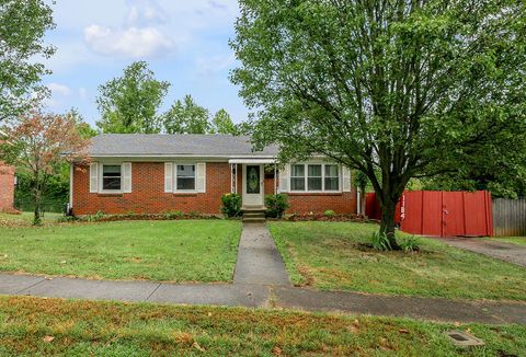 Photo of 1184 Devonport Circle, Lexington, KY 40504 (MLS # 25501907)