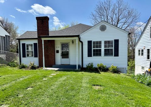 Photo of 510 Letcher Avenue, Richmond, KY 40475 (MLS # 25500941)