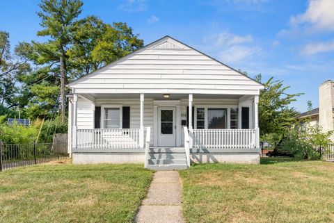 Photo of 558 Emerson Drive, Lexington, KY 40505 (MLS # 25501333)