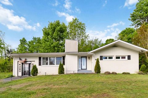 Photo of 10031 South Highway 27 #27, Burnside, KY 42519 (MLS # 25500884)