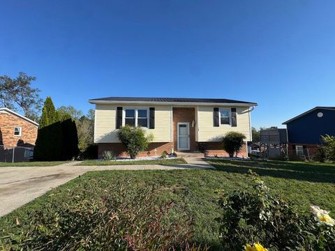 Photo of 109 Jonathan Drive, Richmond, KY 40475 (MLS # 25503970)