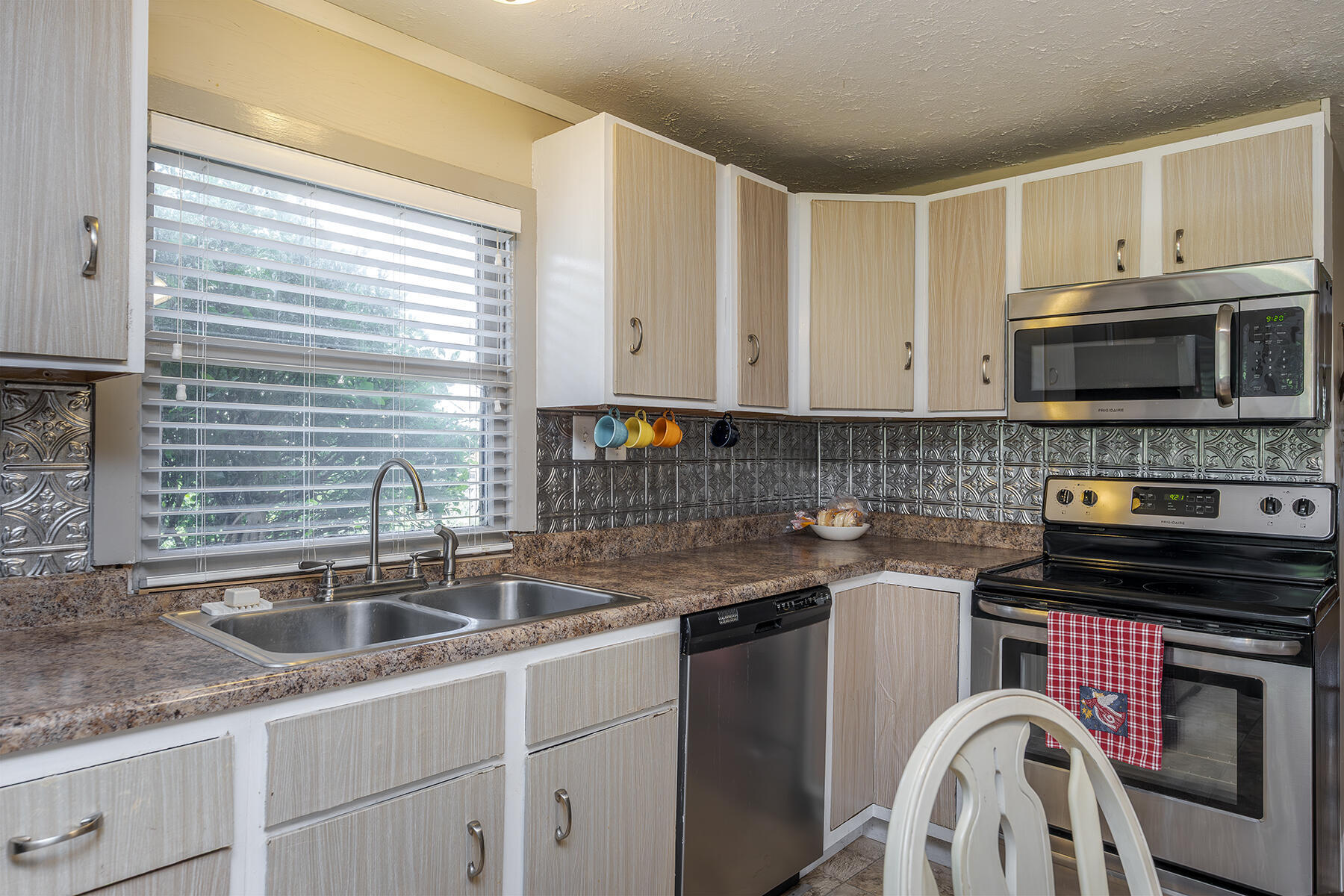 Berea, Kentucky 40403, United States, 3 Bedrooms Bedrooms, ,2 BathroomsBathrooms,Residential,Active,212563