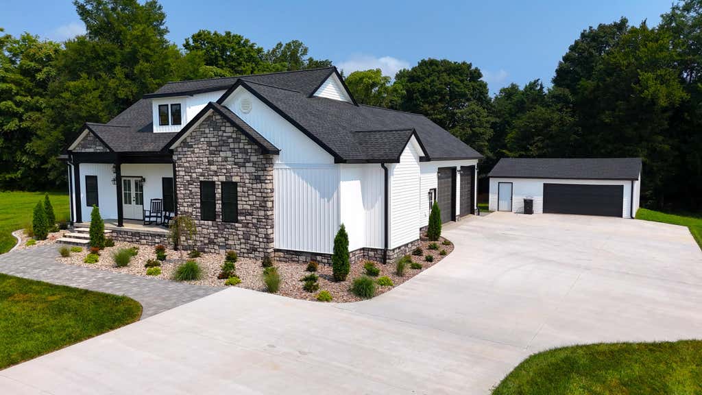 Photo of 2919 Friendship Road, Eddyville, KY 42038 (MLS # 26020457)