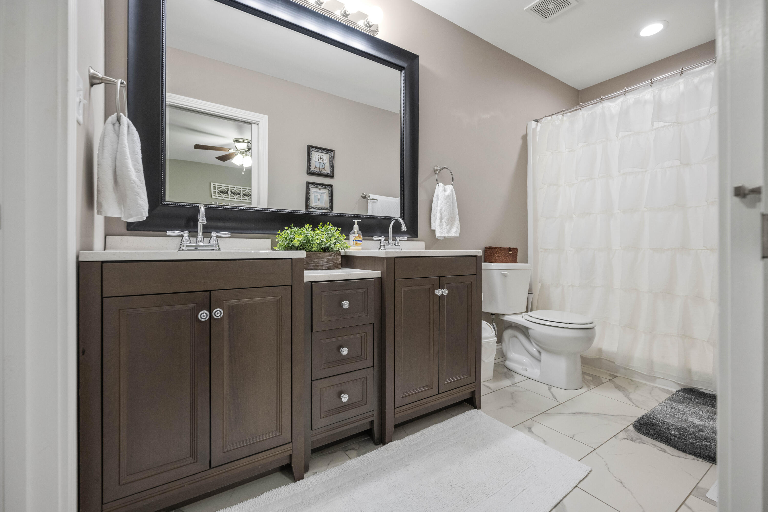 Richmond, Kentucky 40475, United States, 3 Bedrooms Bedrooms, ,2 BathroomsBathrooms,Residential,Active,126154