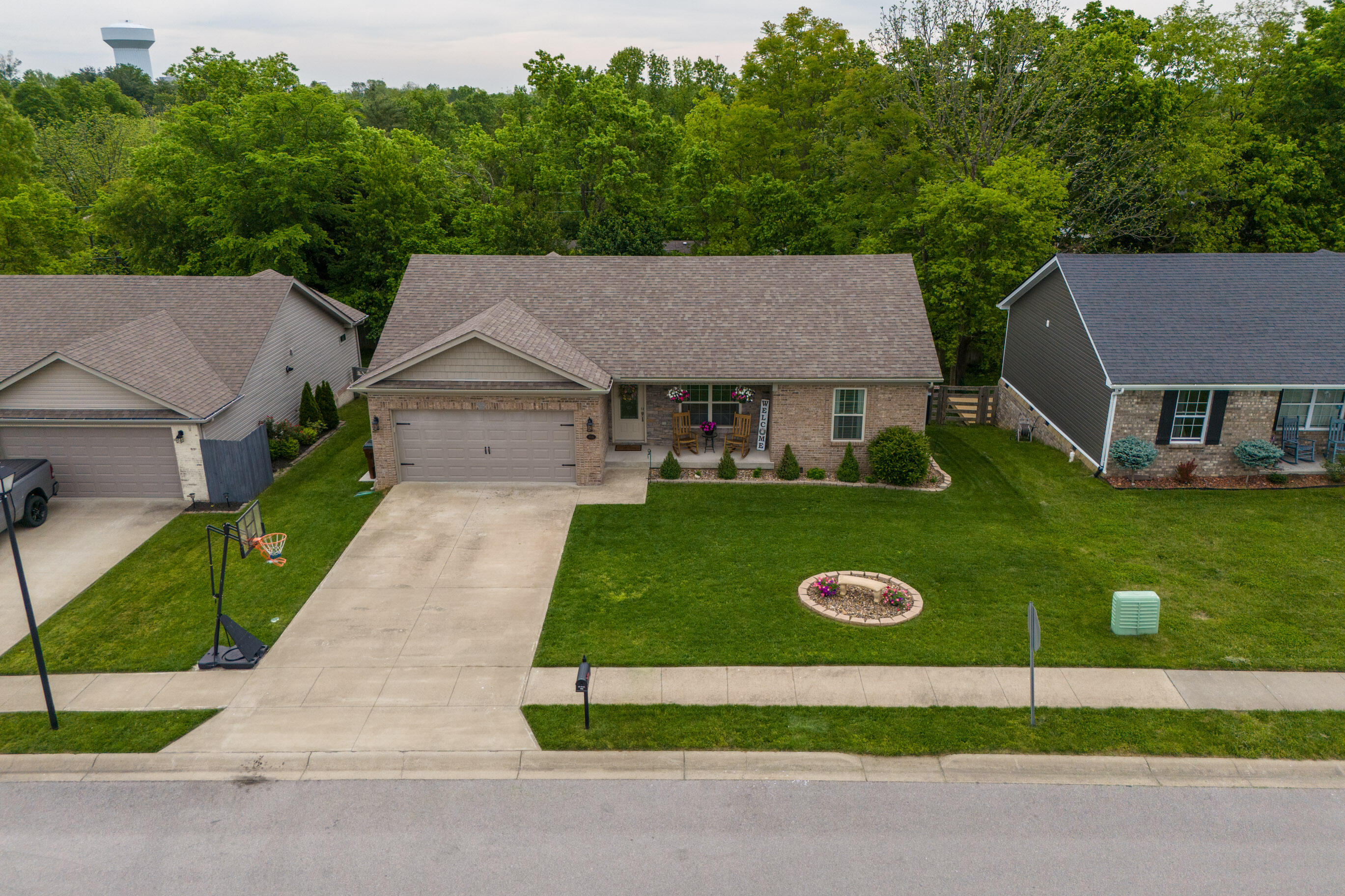 Richmond, Kentucky 40475, United States, 3 Bedrooms Bedrooms, ,2 BathroomsBathrooms,Residential,Active,126154