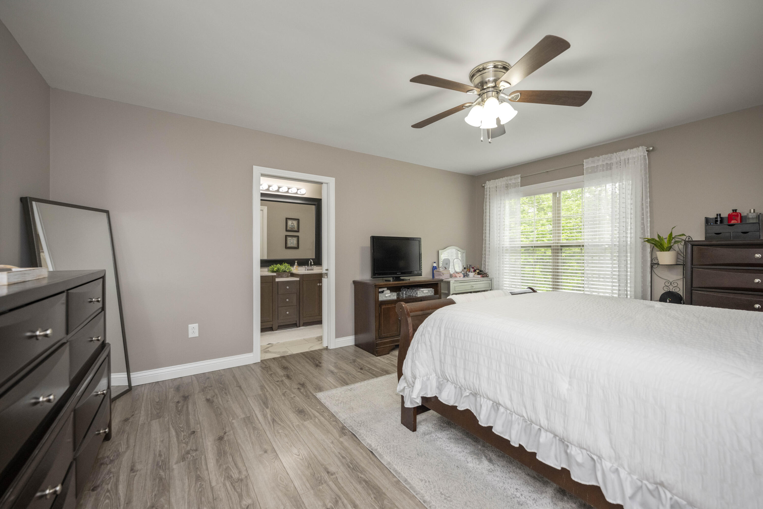 Richmond, Kentucky 40475, United States, 3 Bedrooms Bedrooms, ,2 BathroomsBathrooms,Residential,Active,126154