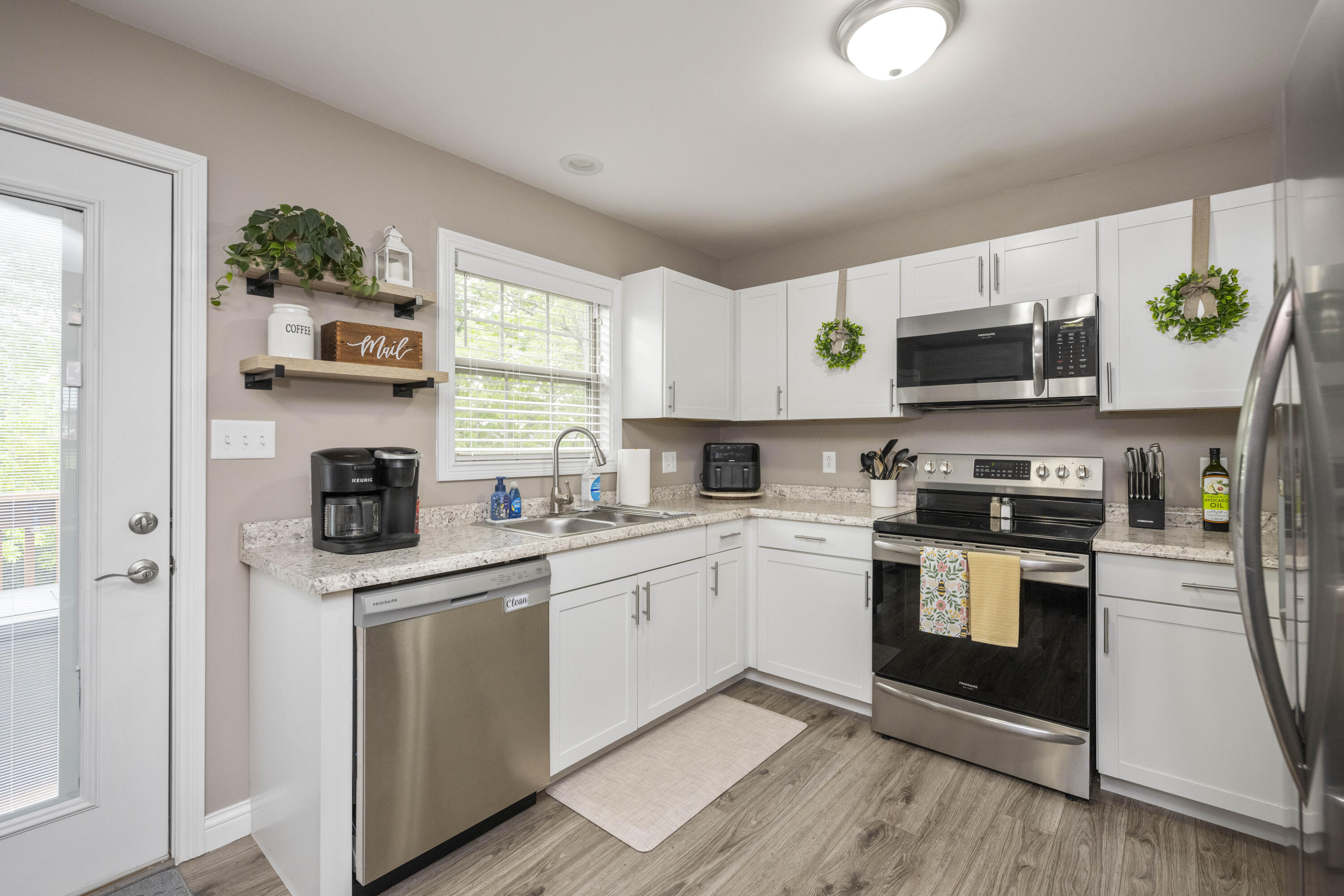 Richmond, Kentucky 40475, United States, 3 Bedrooms Bedrooms, ,2 BathroomsBathrooms,Residential,Active,126154