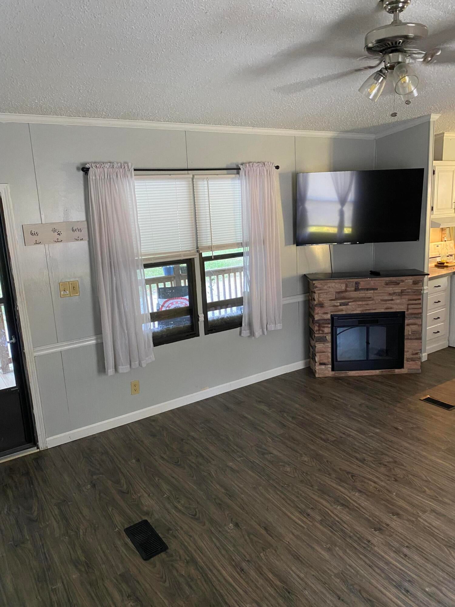 1453 Strawberry Road
