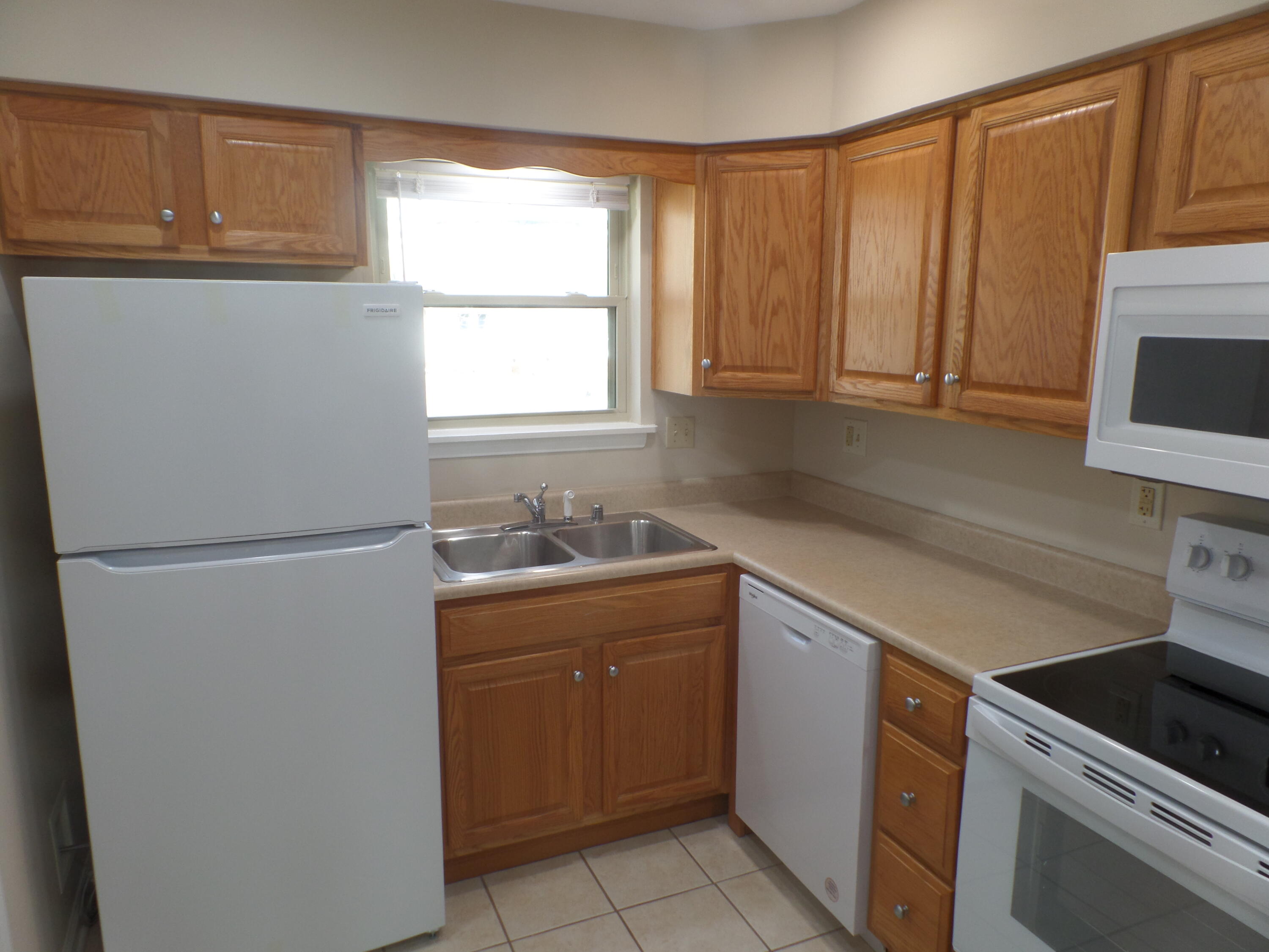 Lexington, Kentucky 40514, United States, 4 Bedrooms Bedrooms, ,3 BathroomsBathrooms,Residential,Pending,10261