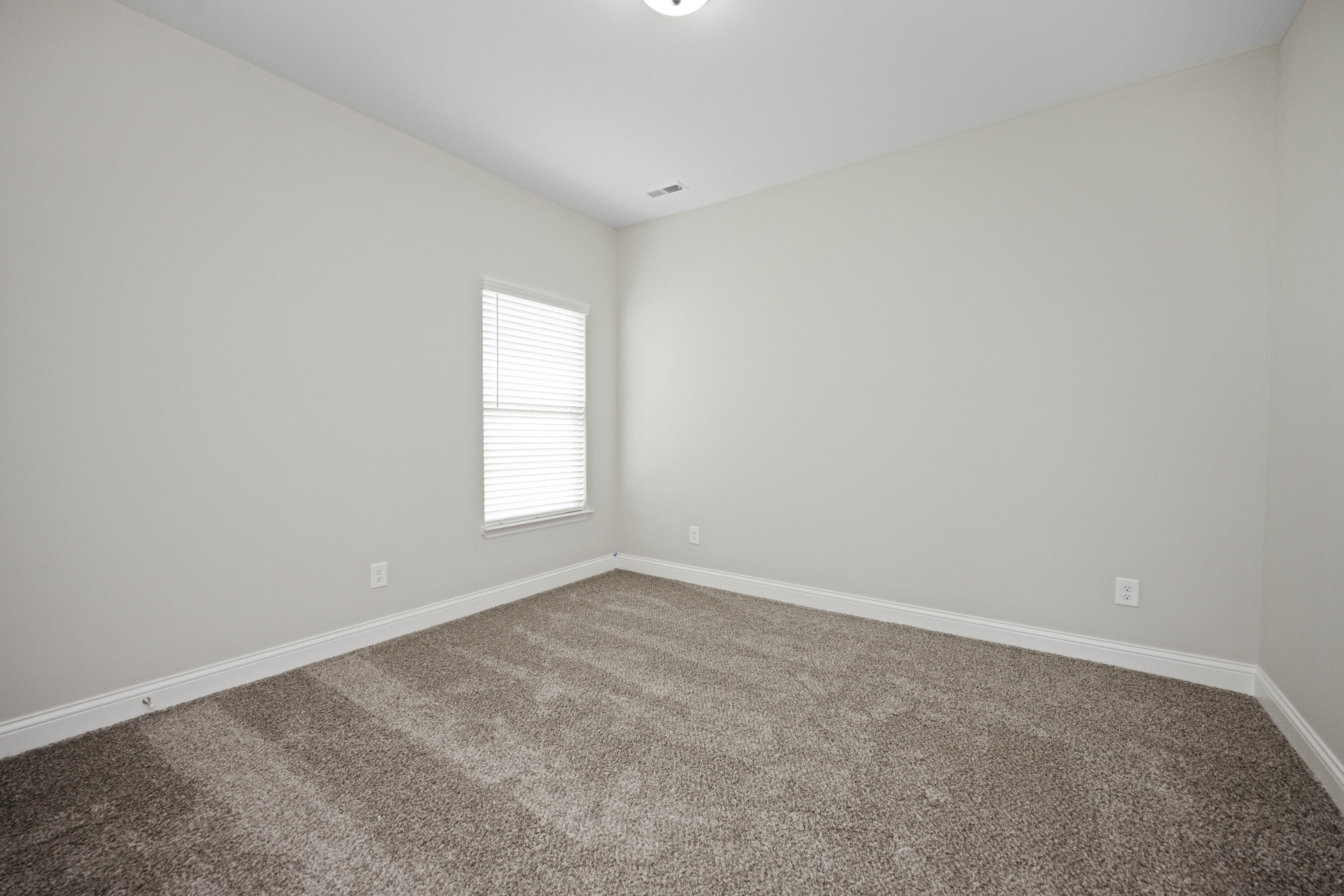 Richmond, Kentucky 40475, United States, 3 Bedrooms Bedrooms, ,2 BathroomsBathrooms,Residential,Active,127127