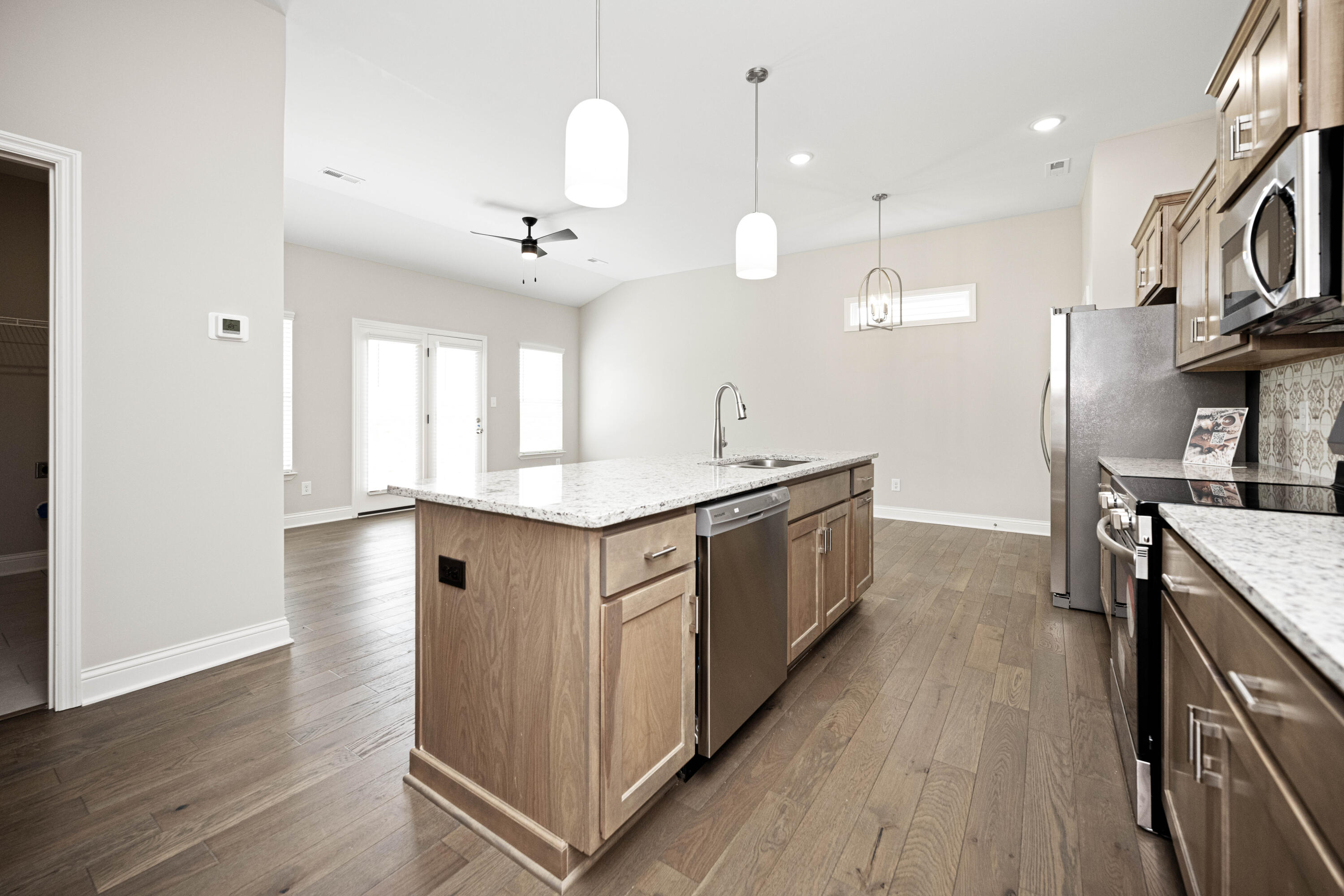 Richmond, Kentucky 40475, United States, 3 Bedrooms Bedrooms, ,2 BathroomsBathrooms,Residential,Active,127127