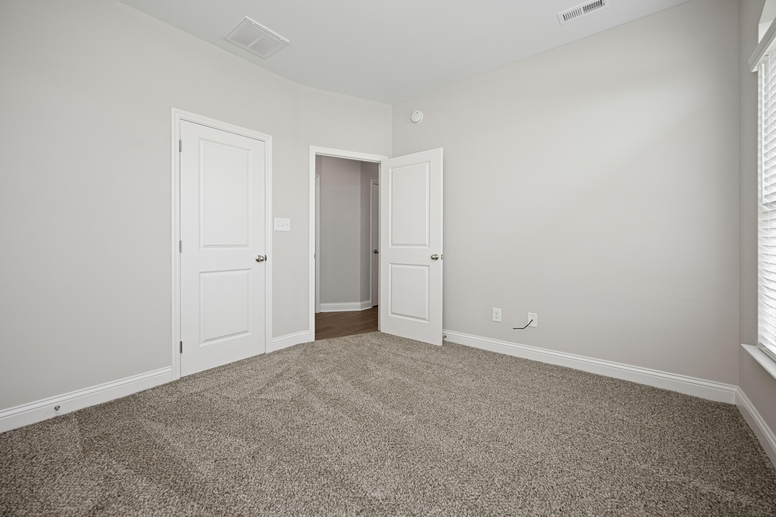 Richmond, Kentucky 40475, United States, 3 Bedrooms Bedrooms, ,2 BathroomsBathrooms,Residential,Active,127127