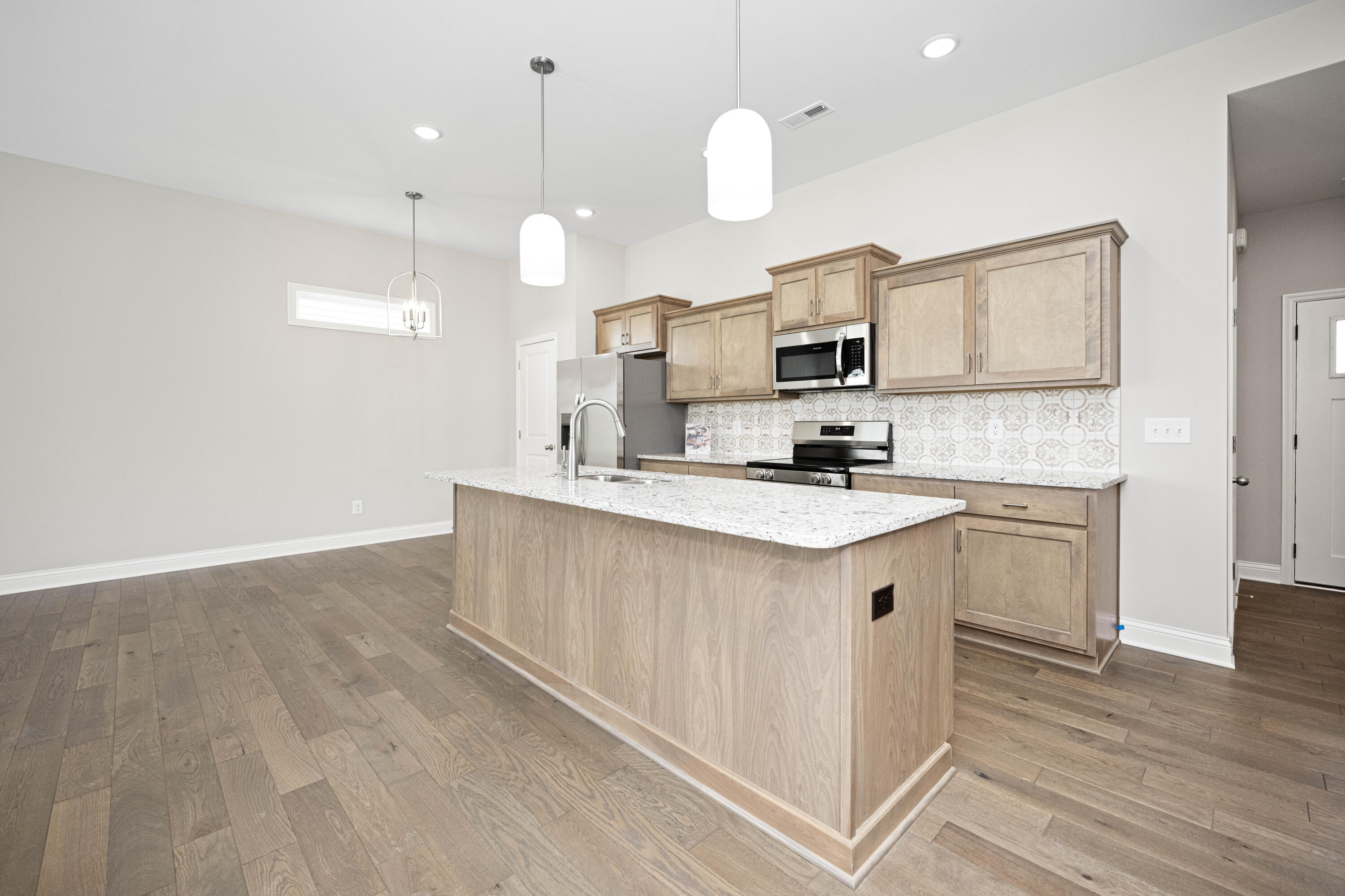 Richmond, Kentucky 40475, United States, 3 Bedrooms Bedrooms, ,2 BathroomsBathrooms,Residential,Active,127127