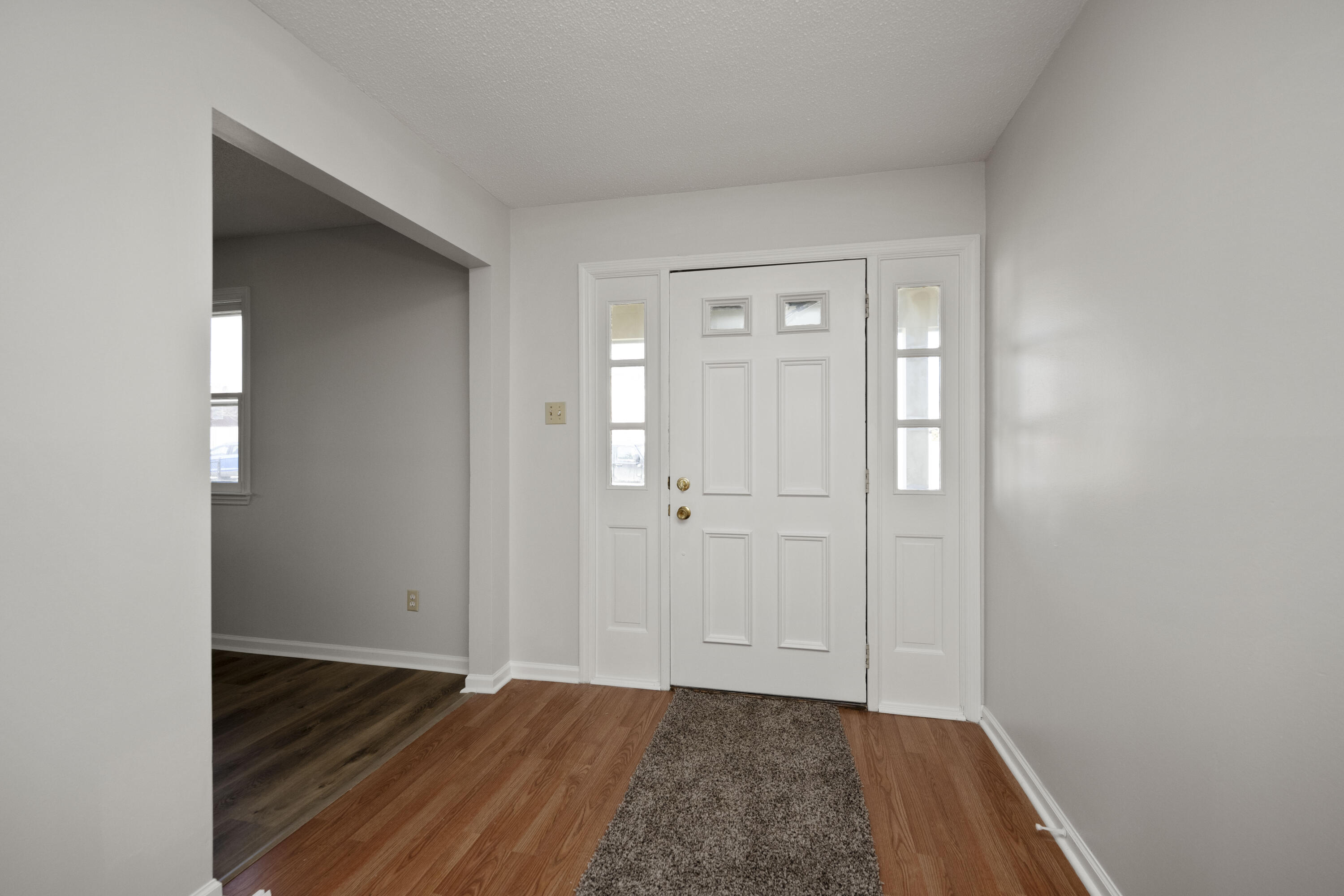 Richmond, Kentucky 40475, United States, 5 Bedrooms Bedrooms, ,3 BathroomsBathrooms,Residential,Active,94448