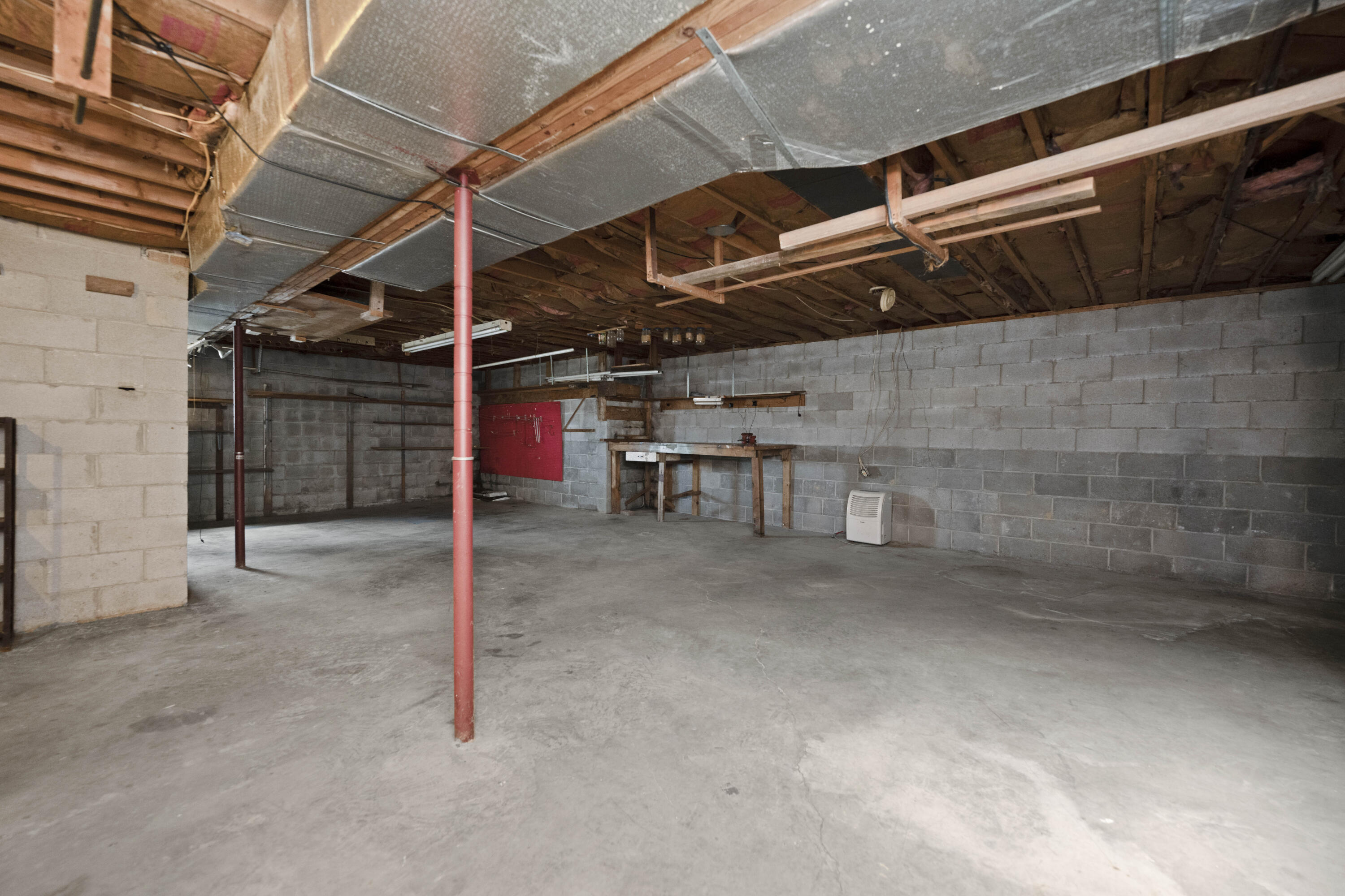 Richmond, Kentucky 40475, United States, 5 Bedrooms Bedrooms, ,3 BathroomsBathrooms,Residential,Active,94448