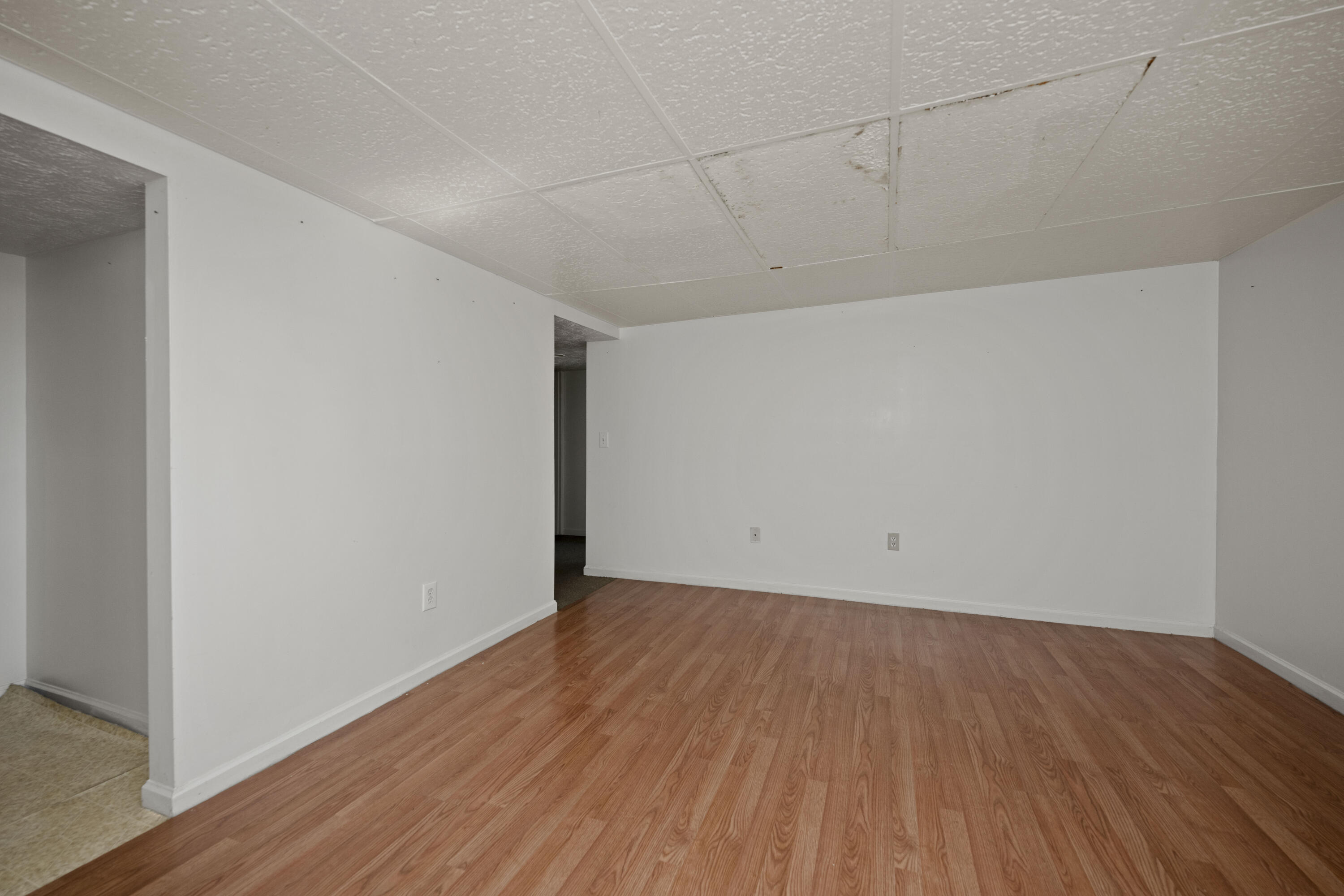 Richmond, Kentucky 40475, United States, 5 Bedrooms Bedrooms, ,3 BathroomsBathrooms,Residential,Active,94448