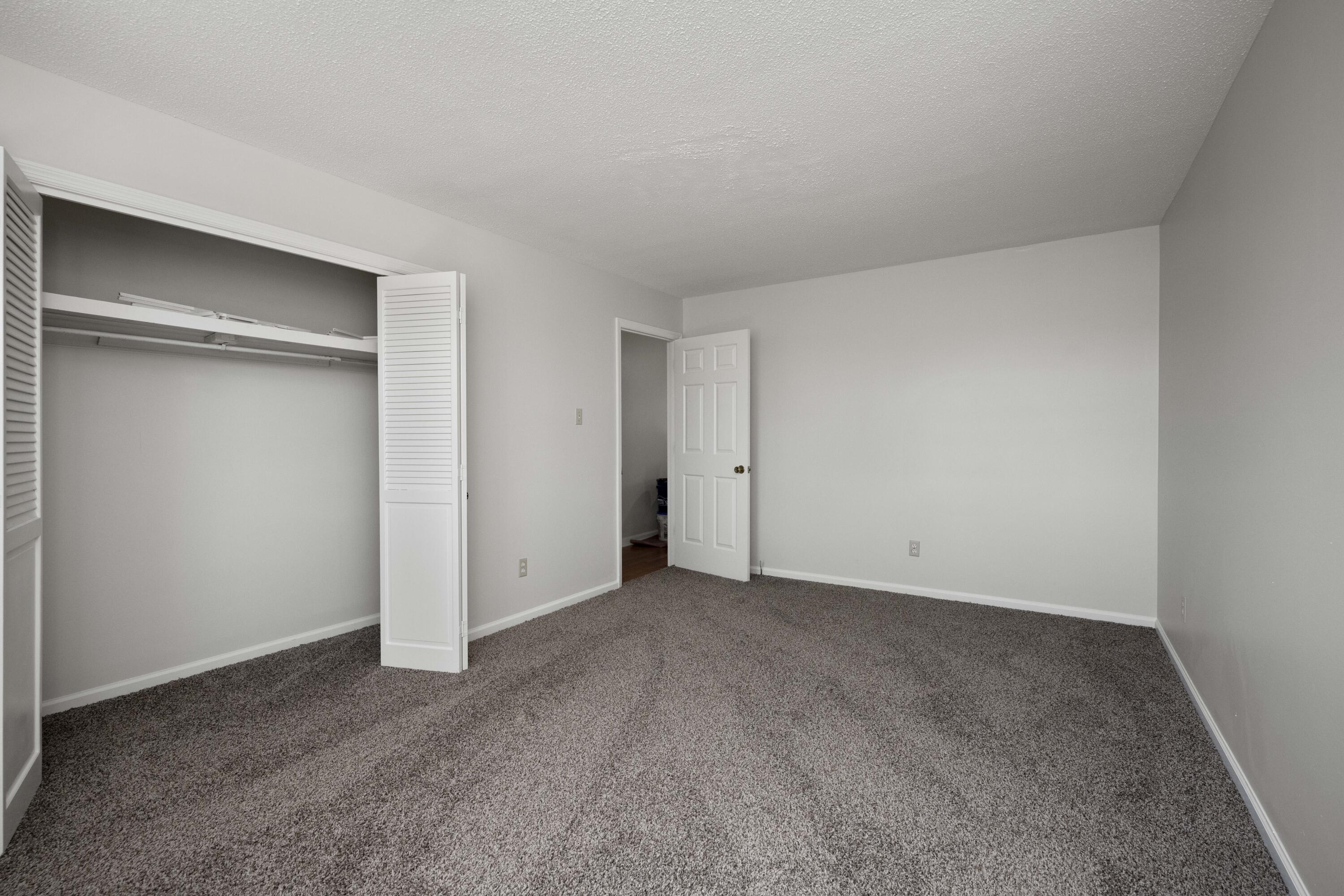 Richmond, Kentucky 40475, United States, 5 Bedrooms Bedrooms, ,3 BathroomsBathrooms,Residential,Active,94448