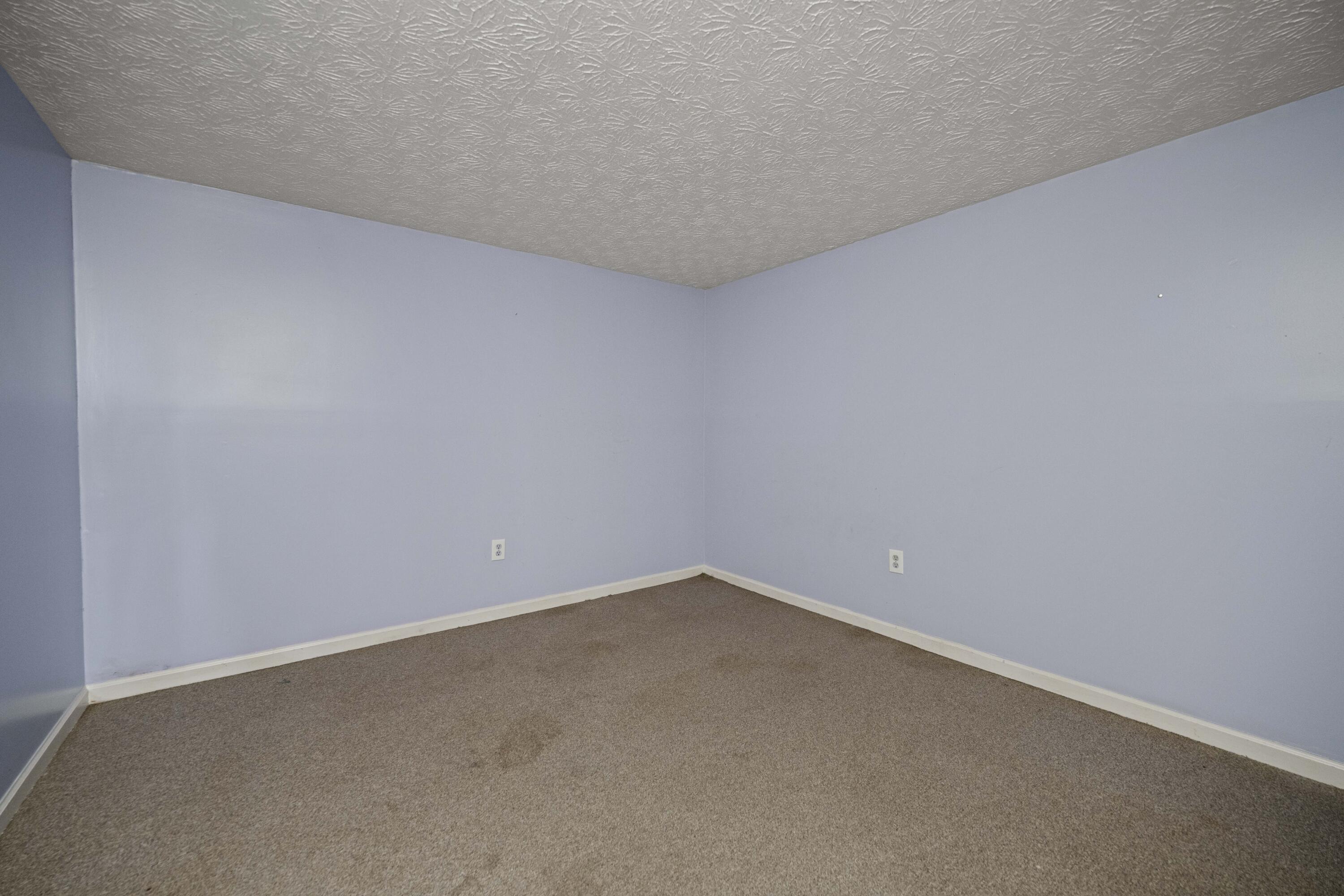 Richmond, Kentucky 40475, United States, 5 Bedrooms Bedrooms, ,3 BathroomsBathrooms,Residential,Active,94448