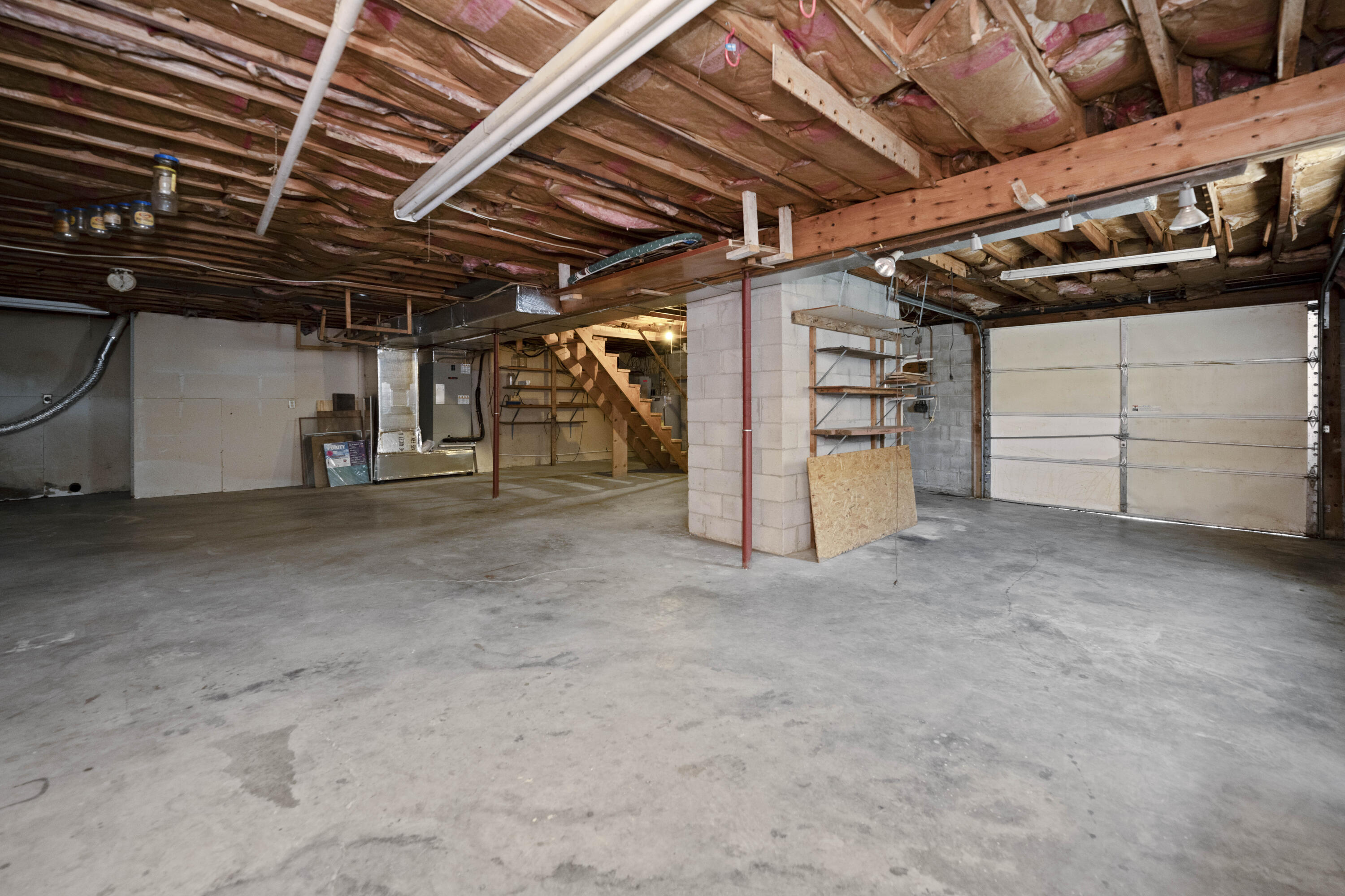 Richmond, Kentucky 40475, United States, 5 Bedrooms Bedrooms, ,3 BathroomsBathrooms,Residential,Active,94448