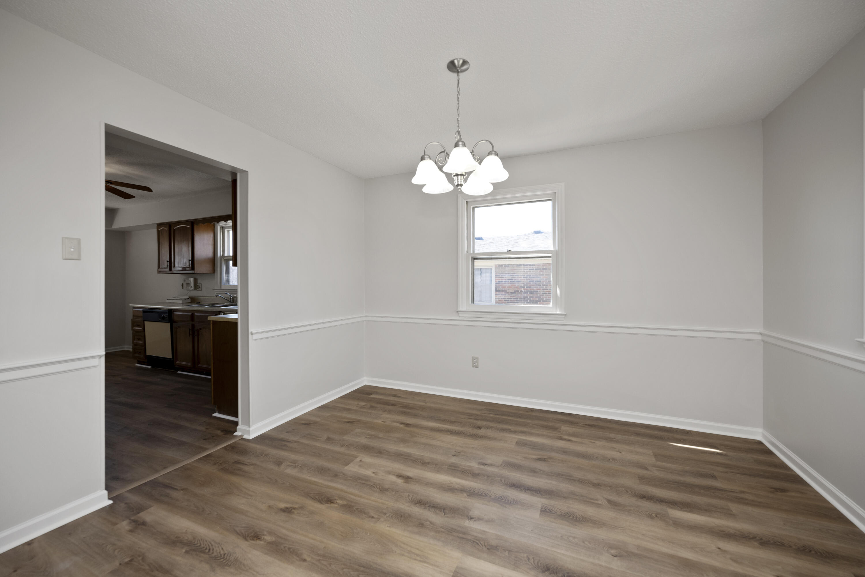 Richmond, Kentucky 40475, United States, 5 Bedrooms Bedrooms, ,3 BathroomsBathrooms,Residential,Active,94448