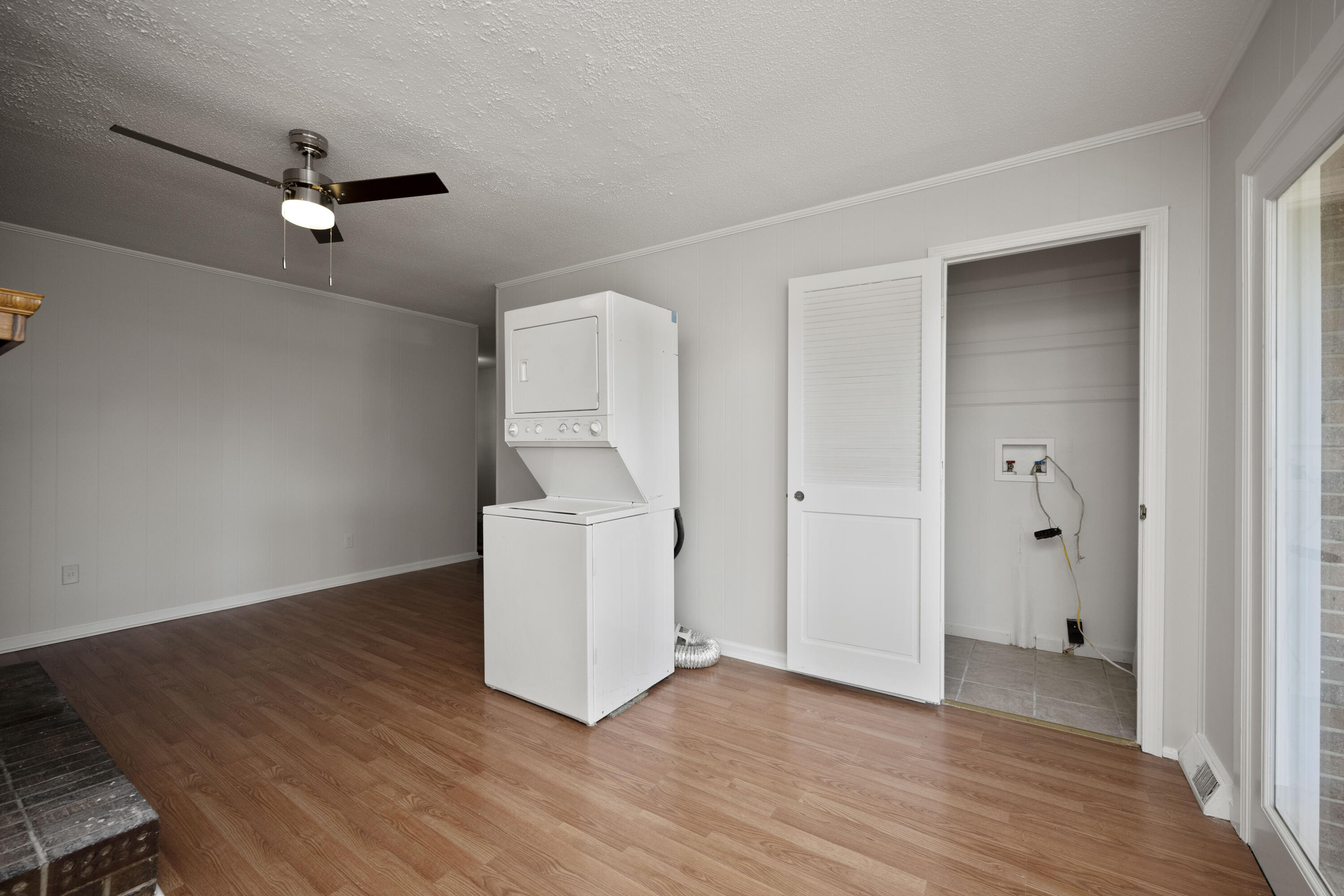 Richmond, Kentucky 40475, United States, 5 Bedrooms Bedrooms, ,3 BathroomsBathrooms,Residential,Active,94448