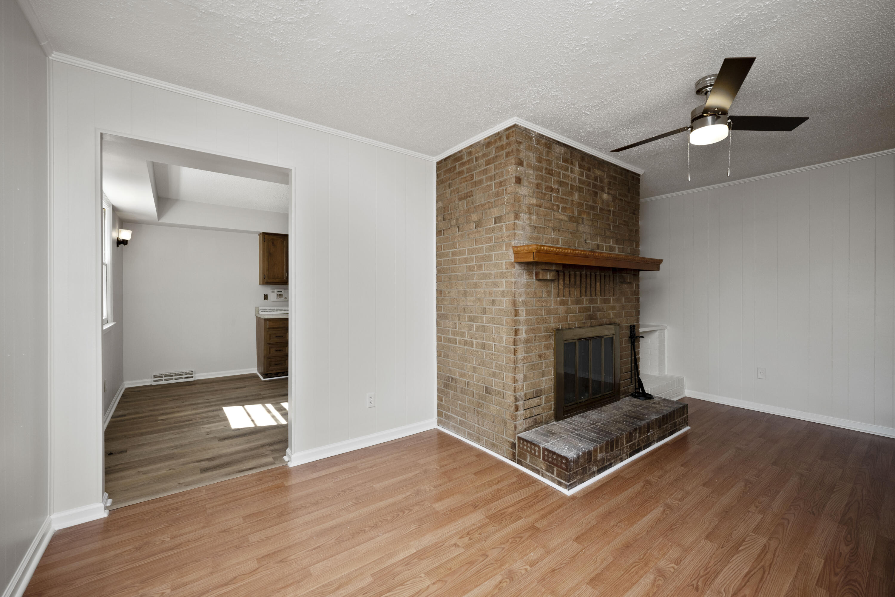 Richmond, Kentucky 40475, United States, 5 Bedrooms Bedrooms, ,3 BathroomsBathrooms,Residential,Active,94448