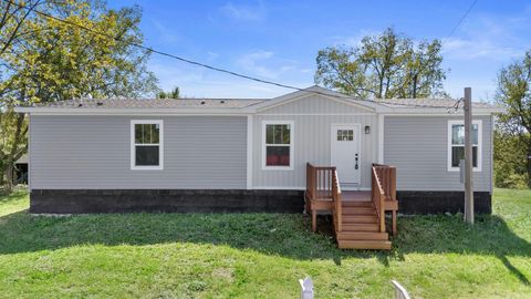 Photo of 271 W Walnut Street, Mount Olivet, KY 41064 (MLS # 25503305)