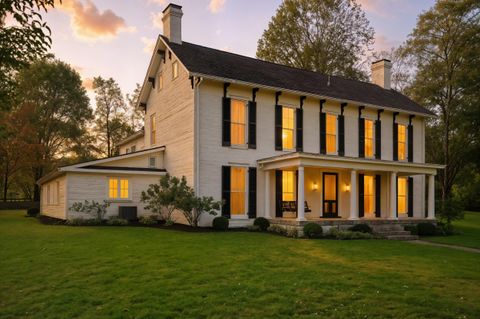 Photo of 315 Heritage Road, Versailles, KY 40383 (MLS # 25504165)