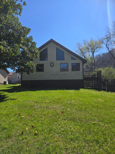Property photo of 217 & 219 Elizabeth Drive 217 219 A-b, Hazard, KY 41701
