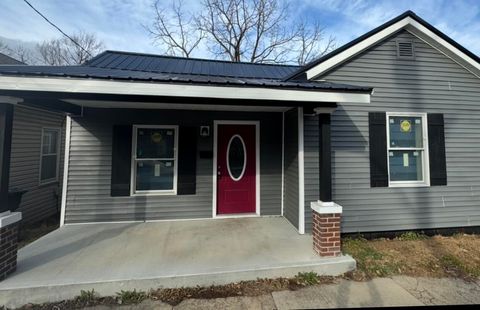 Photo of 111 E College Street, Georgetown, KY 40324 (MLS # 25507058)