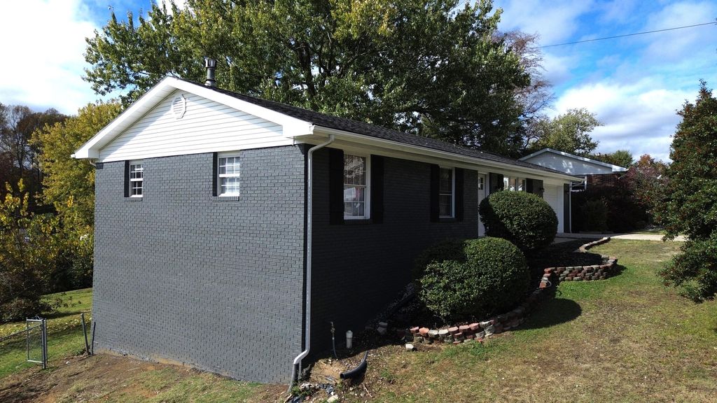 Photo of 195 Oaklawn Circle, Corbin, KY 40701 (MLS # 25505339)