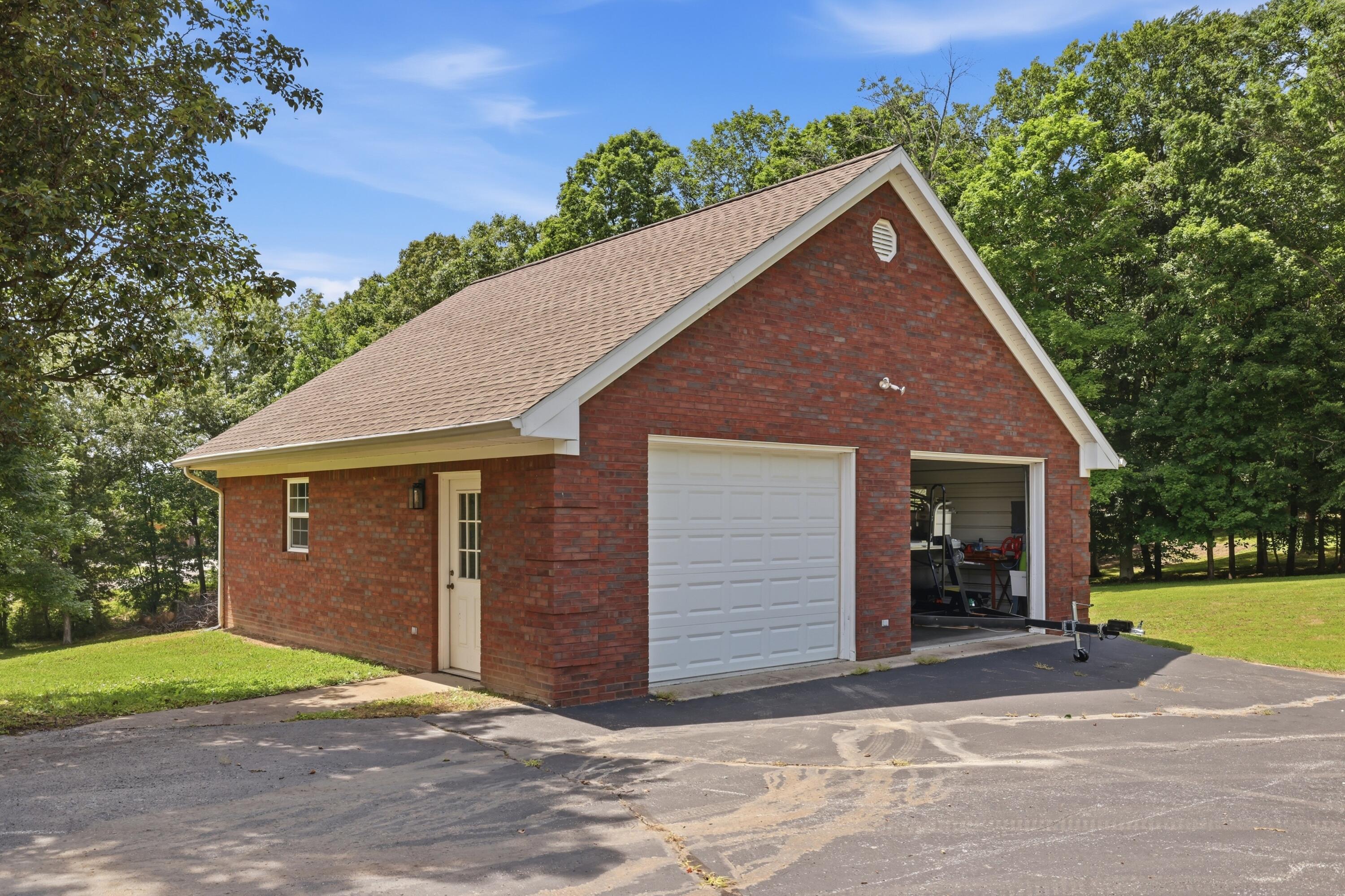 419 Livingston Way