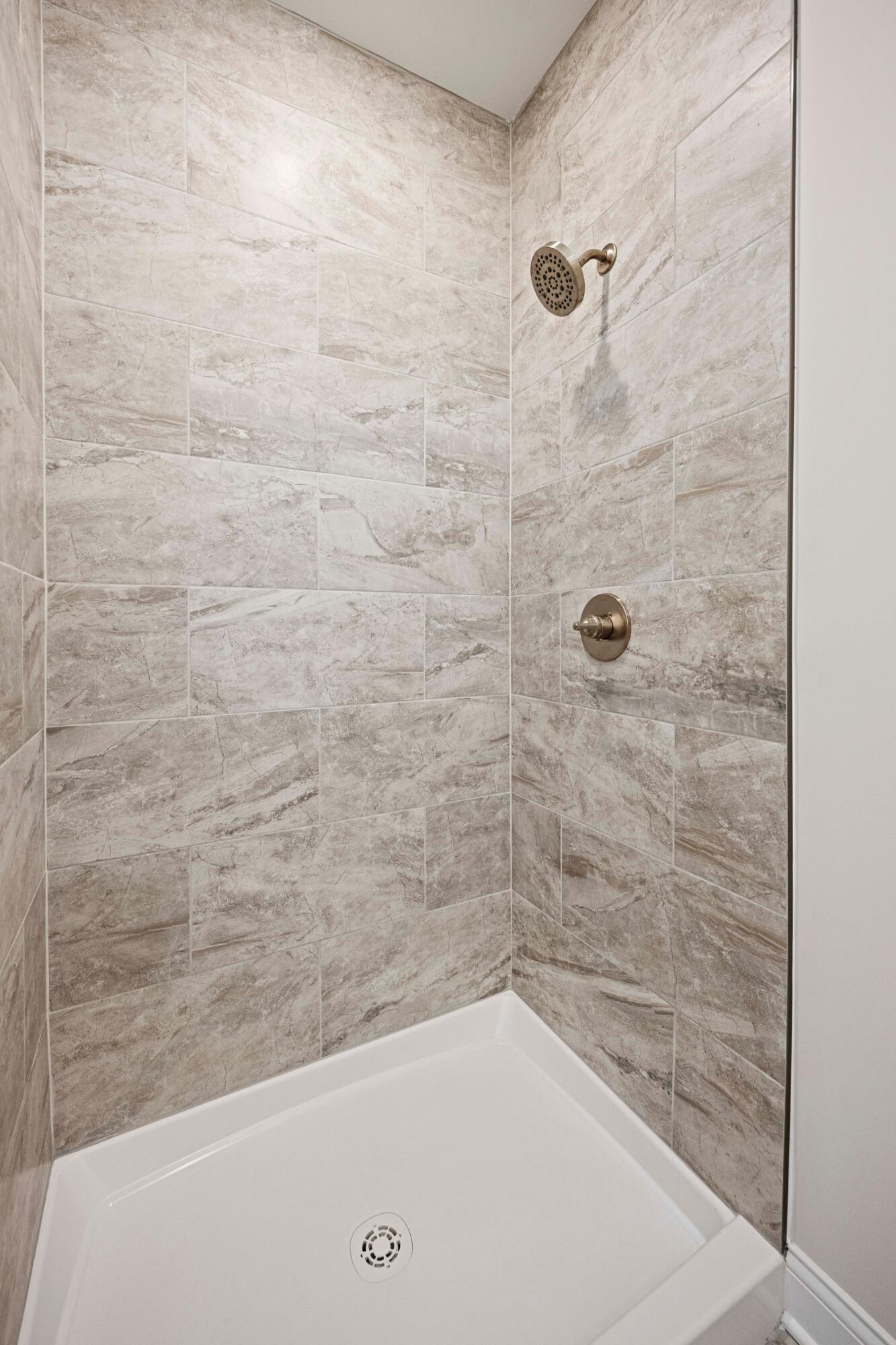 Richmond, Kentucky 40475, United States, 4 Bedrooms Bedrooms, ,3 BathroomsBathrooms,Residential,Active,174470