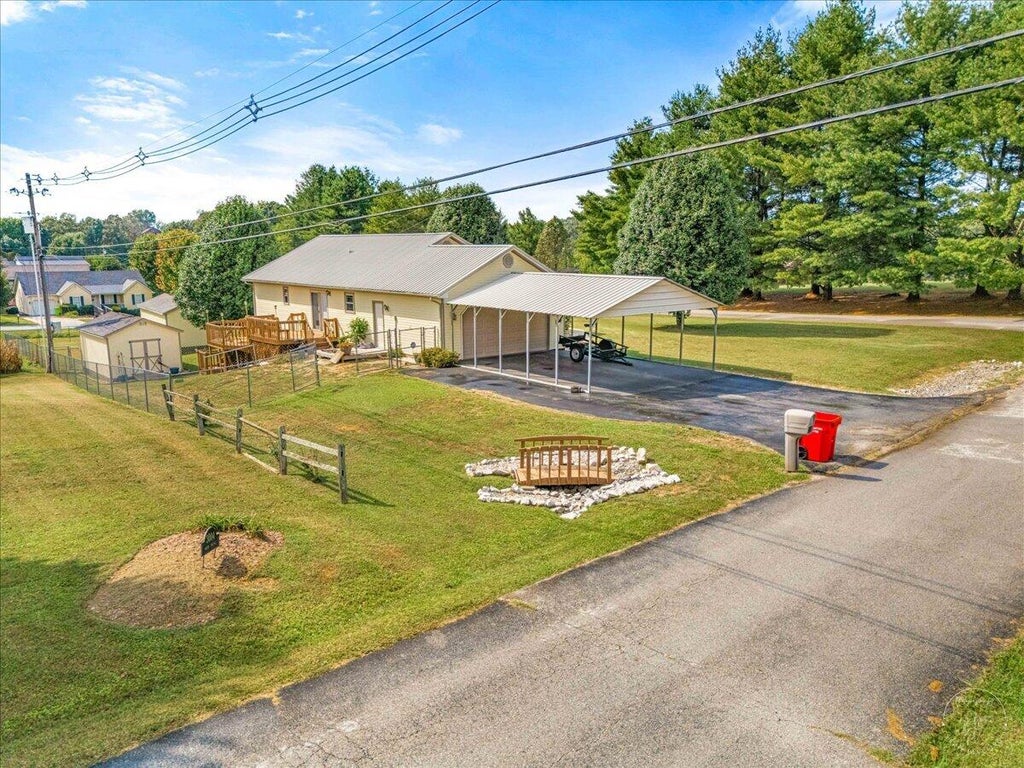 Photo of 3000 Warm Springs Drive, London, KY 40744 (MLS # 26025819)