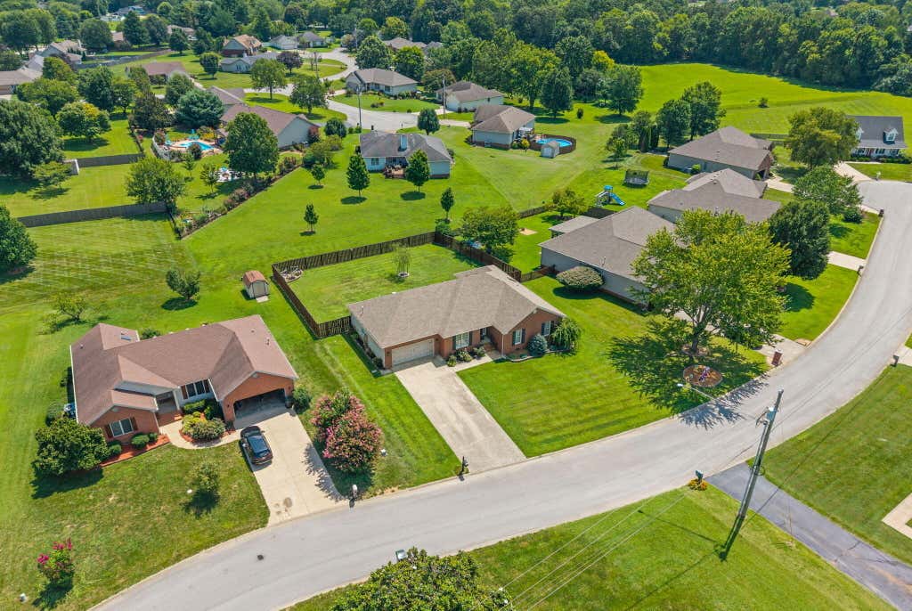 Photo of 1714 Ivy Lynn Court, Hopkinsville, KY 42240 (MLS # 26020821)