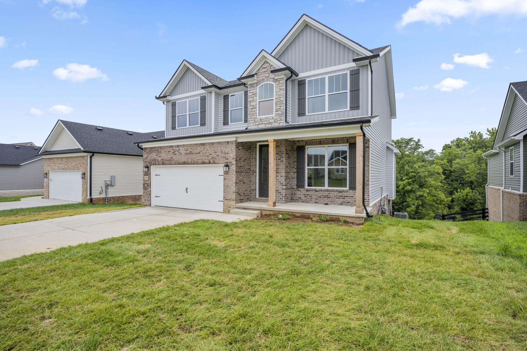 Richmond, Kentucky 40475, United States, 4 Bedrooms Bedrooms, ,4 BathroomsBathrooms,Residential,Active,127132