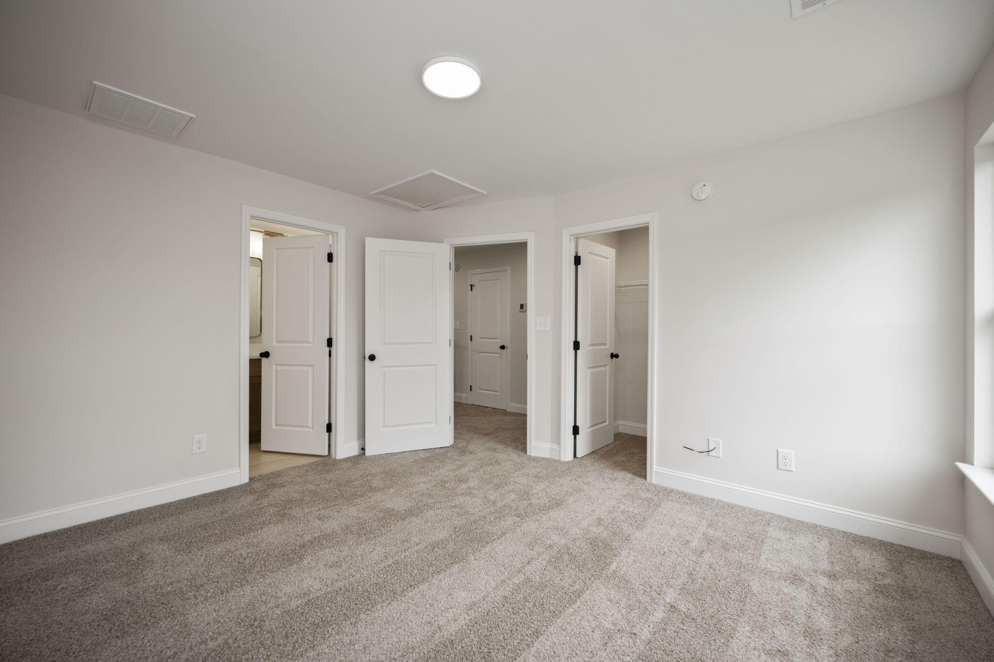 Richmond, Kentucky 40475, United States, 4 Bedrooms Bedrooms, ,4 BathroomsBathrooms,Residential,Active,127132