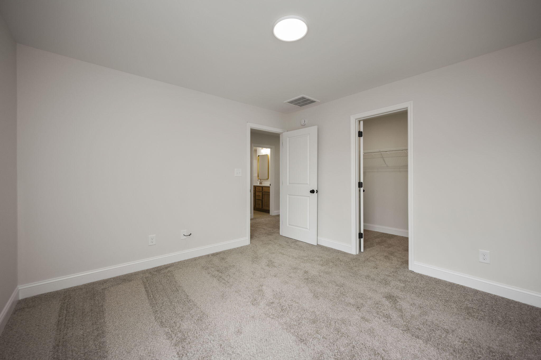 Richmond, Kentucky 40475, United States, 4 Bedrooms Bedrooms, ,4 BathroomsBathrooms,Residential,Active,127132