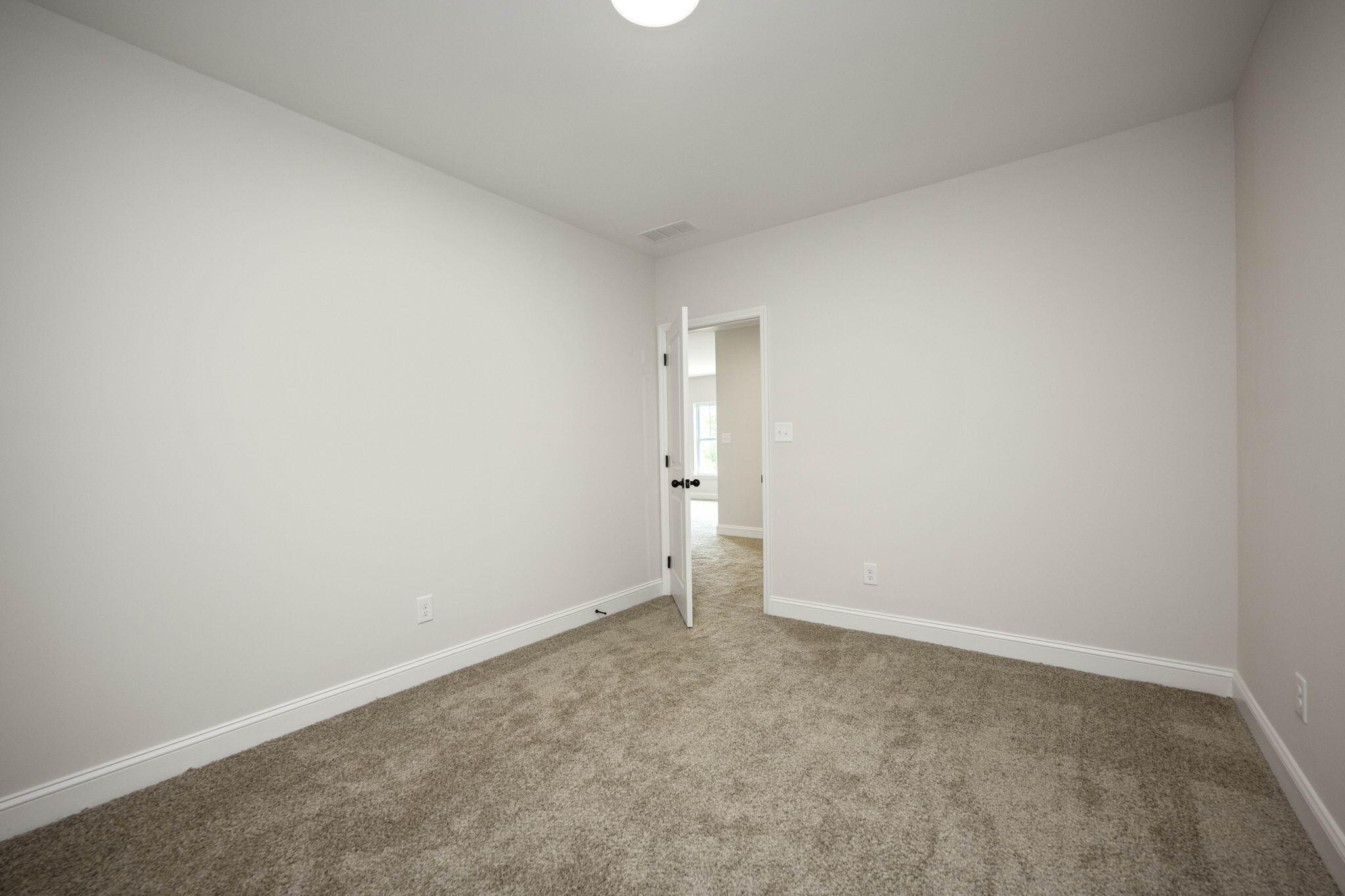 Richmond, Kentucky 40475, United States, 4 Bedrooms Bedrooms, ,4 BathroomsBathrooms,Residential,Active,127132